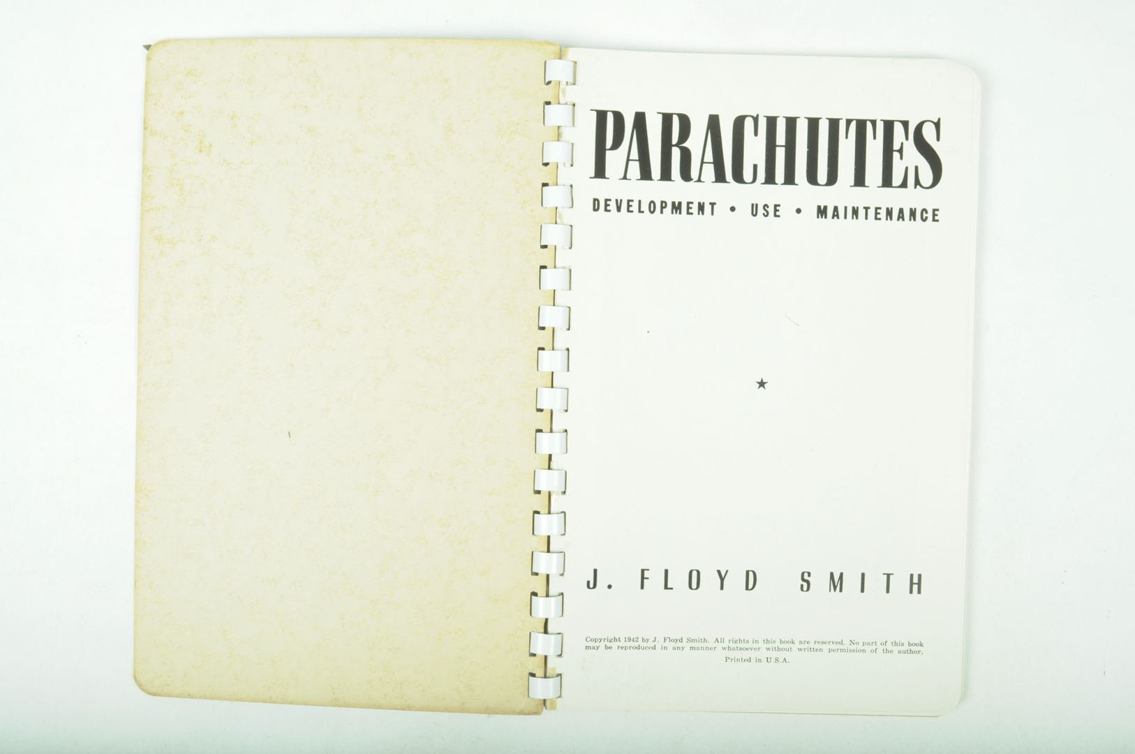 Manuel Américain "Parachutes Development Use Maintenance " daté 1942