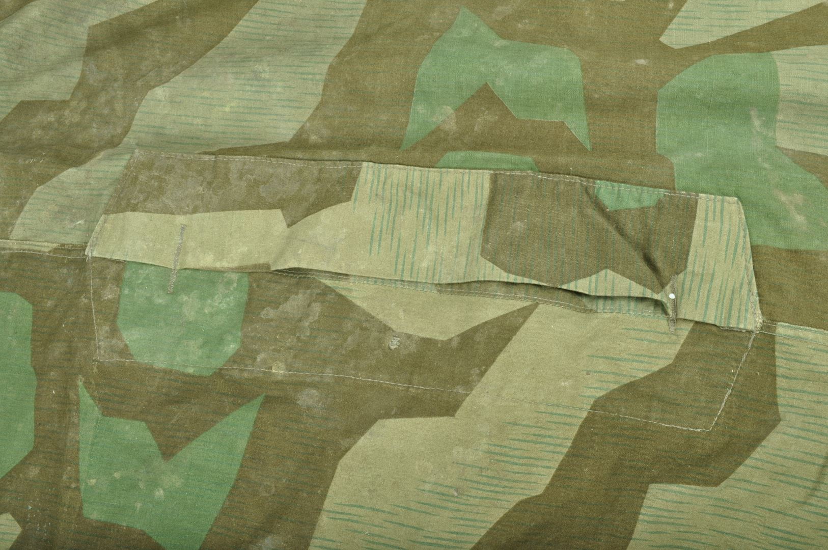 Zeltbahn / Poncho WH camouflé daté 1944