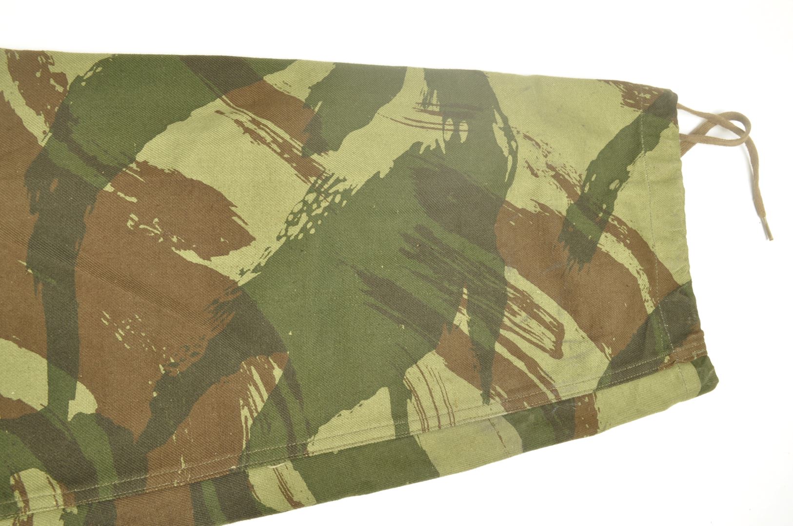 Pantalon TAP 47 / 56 camouflé / 1ier modèle daté 1957