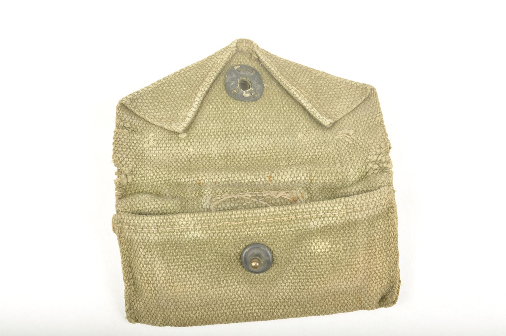 Pochette à pansement matriculée + pansement