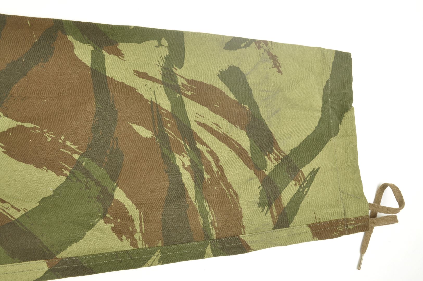 Pantalon TAP 47 / 56 camouflé / 1ier modèle daté 1957