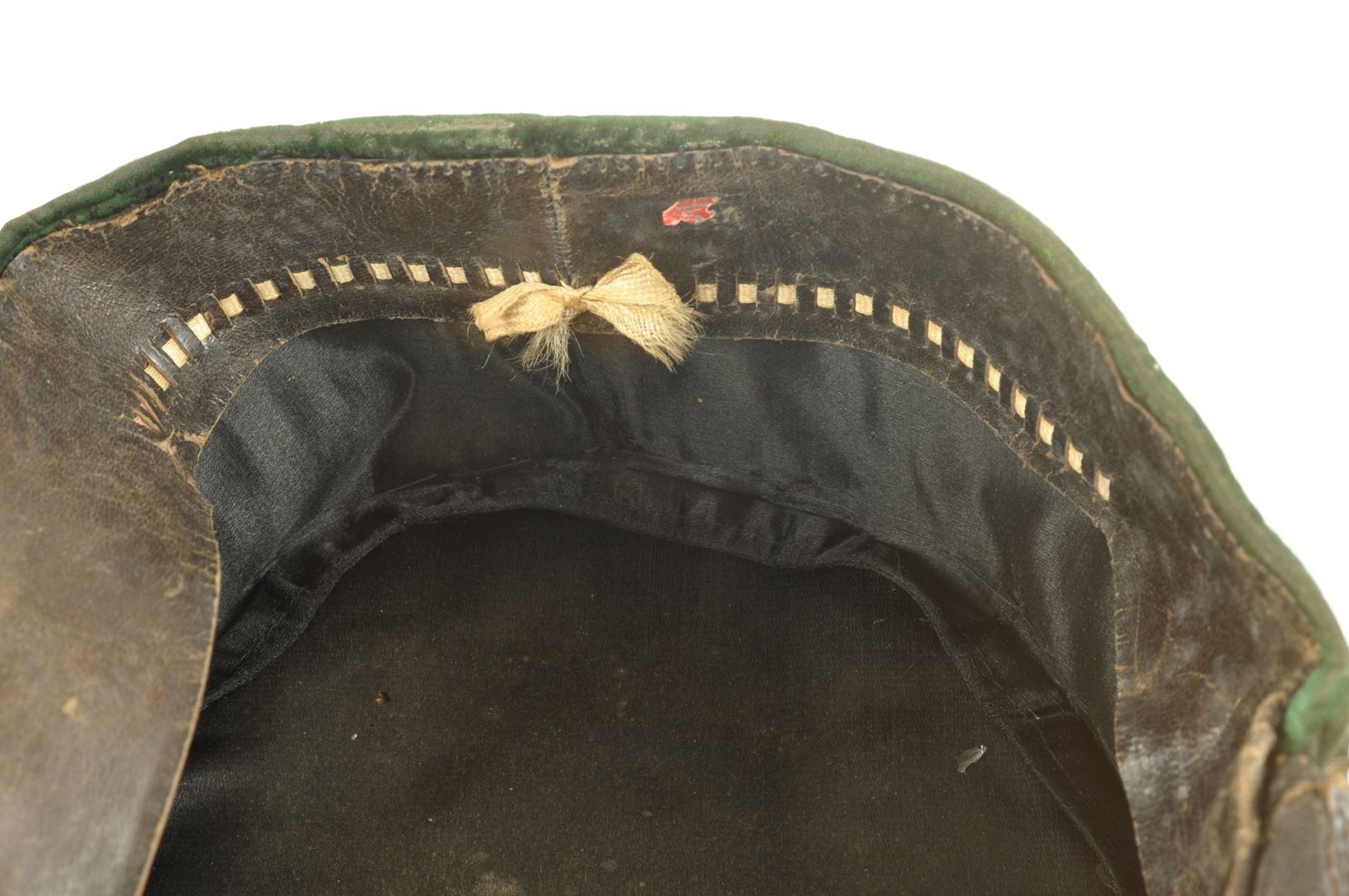 Ensemble nominatif d'un Pharmacien Casque / Képi