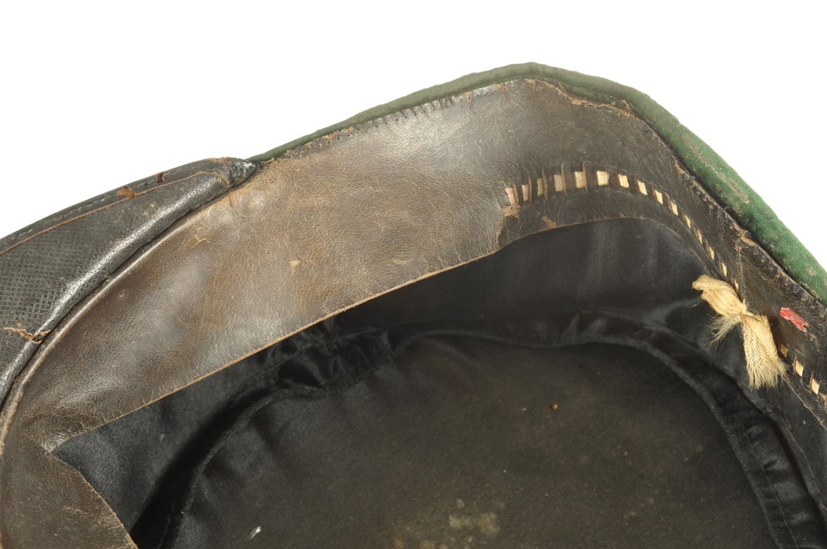 Ensemble nominatif d'un Pharmacien Casque / Képi