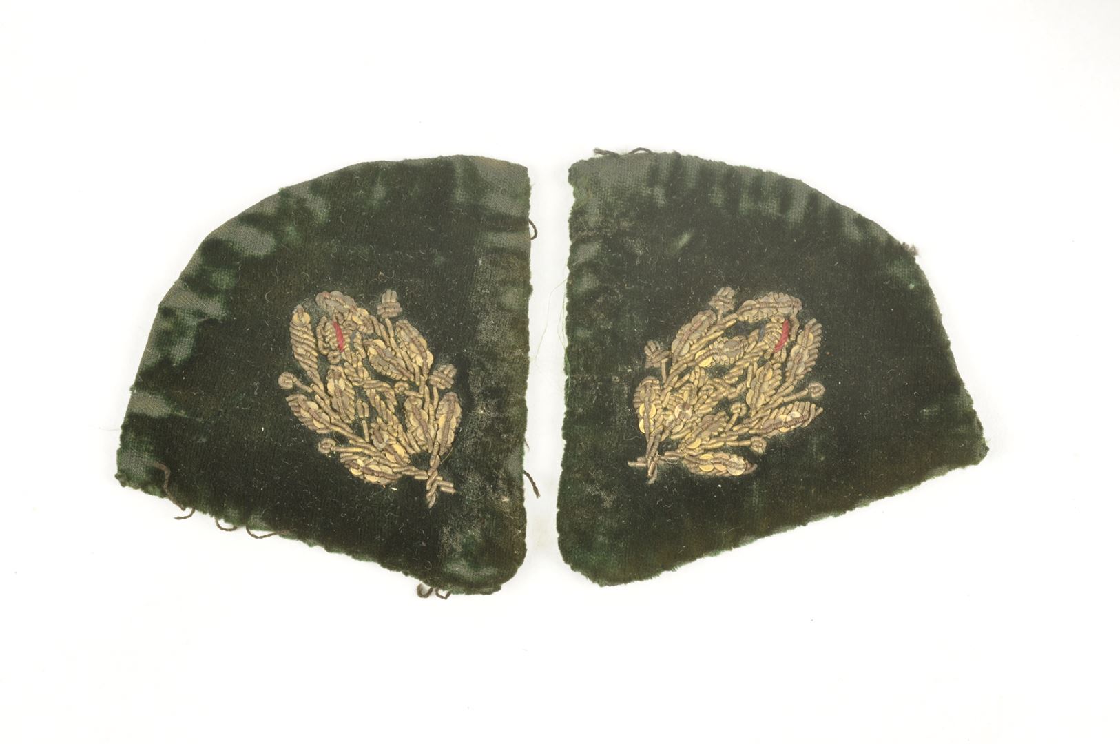 Ensemble nominatif d'un Pharmacien Casque / Képi