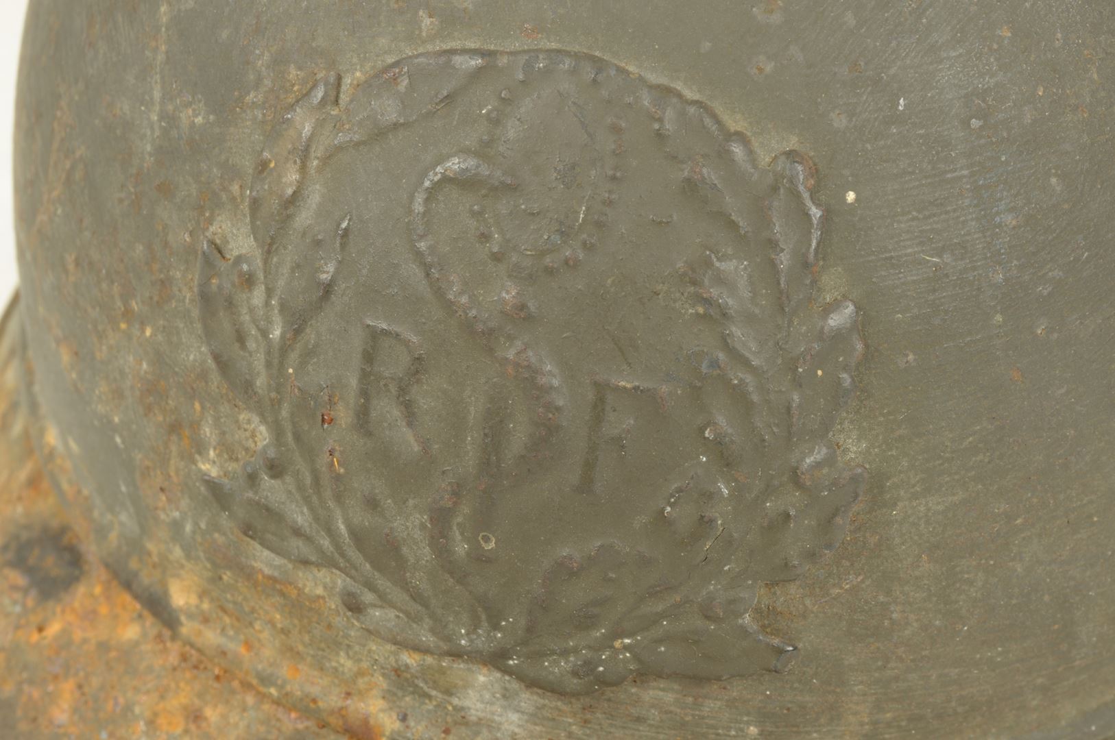 Ensemble nominatif d'un Pharmacien Casque / Képi