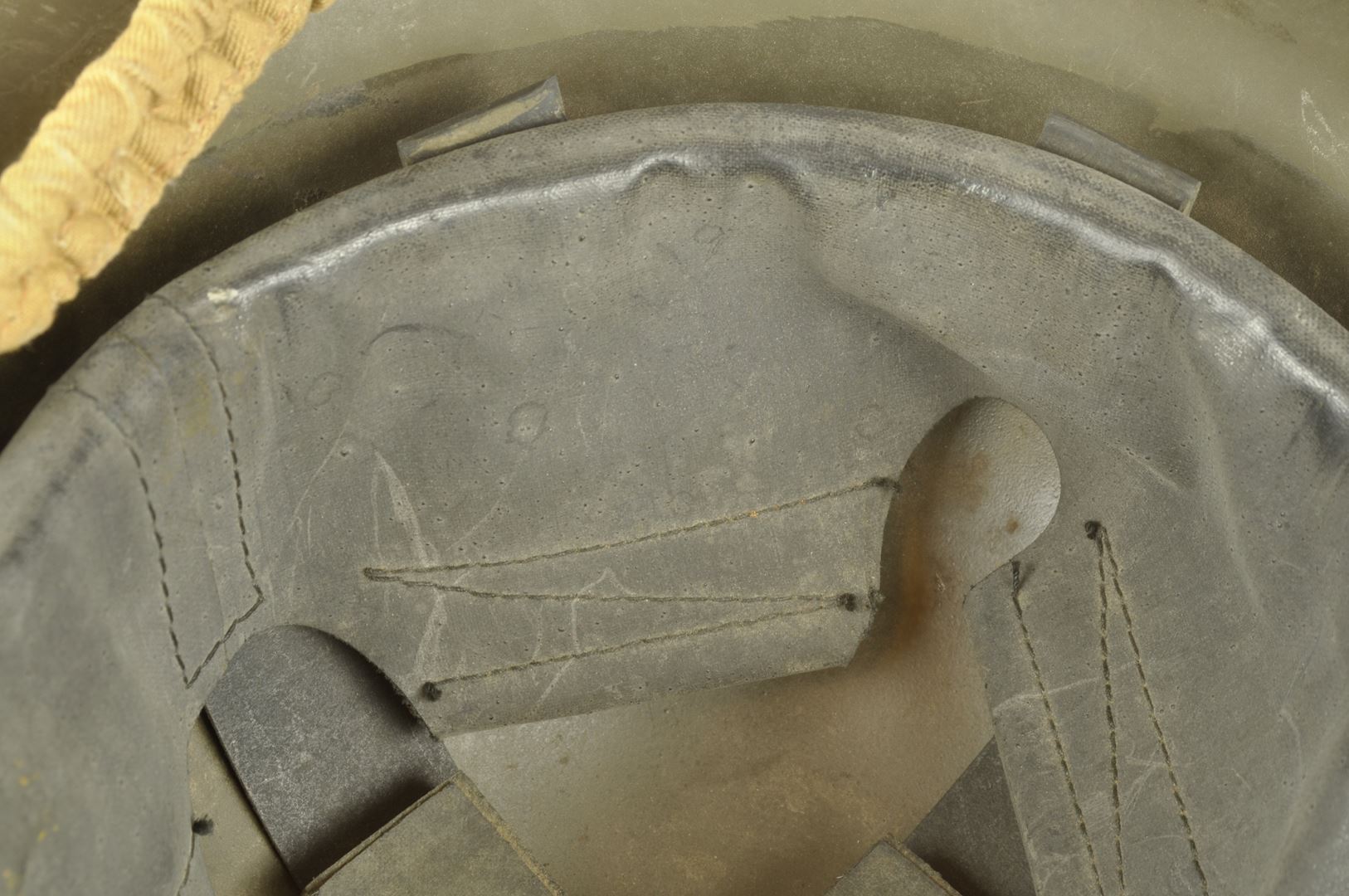 Casque Canadien  MKI daté 1941 /  Nominatif