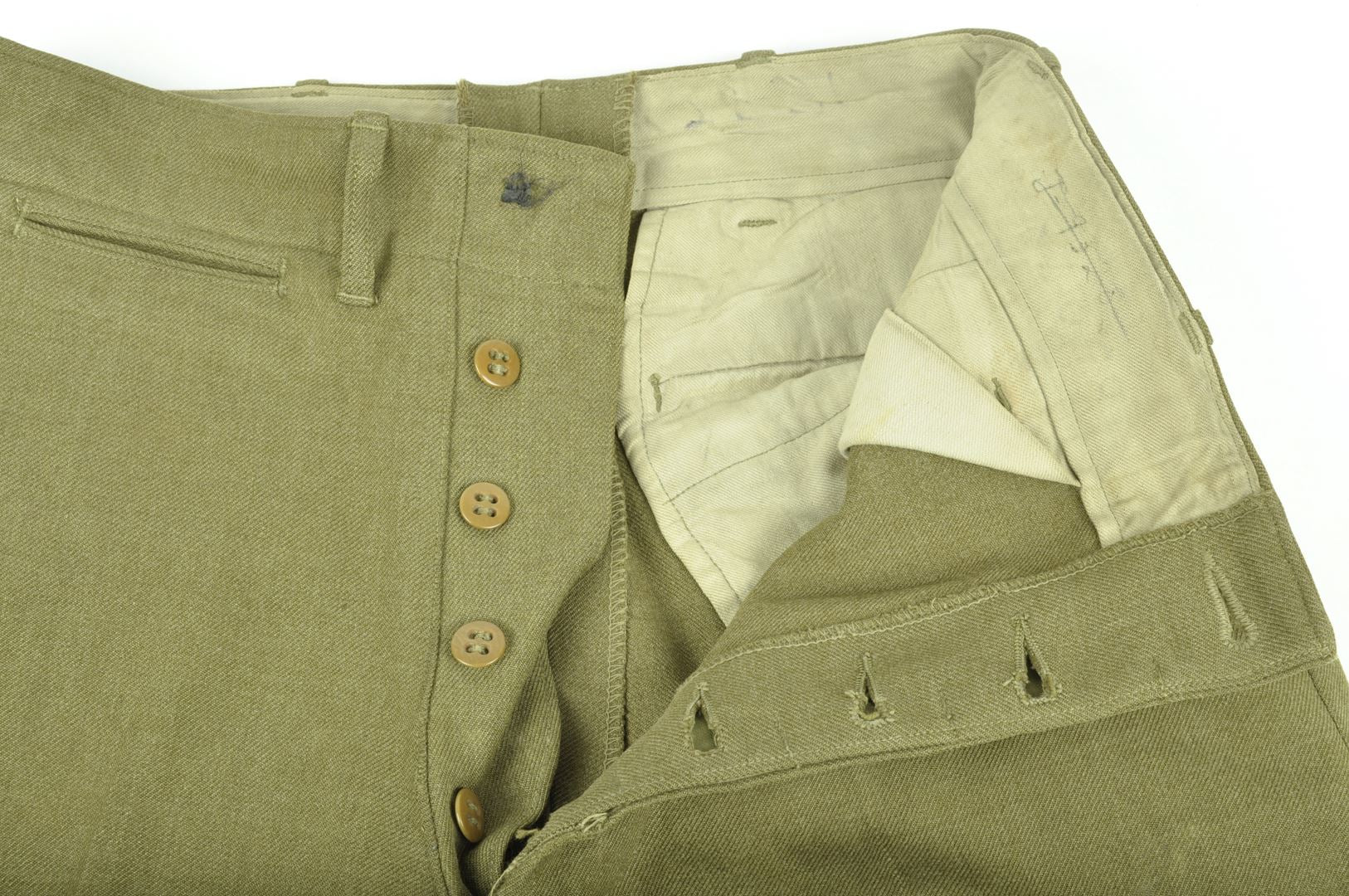 Pantalon moutarde daté 1941