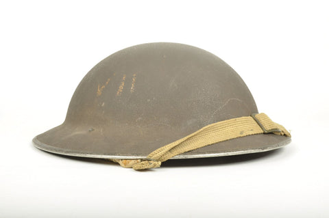 Casque Britannique MKII insignes "VII" / Saint-Vaast-la-Hougue
