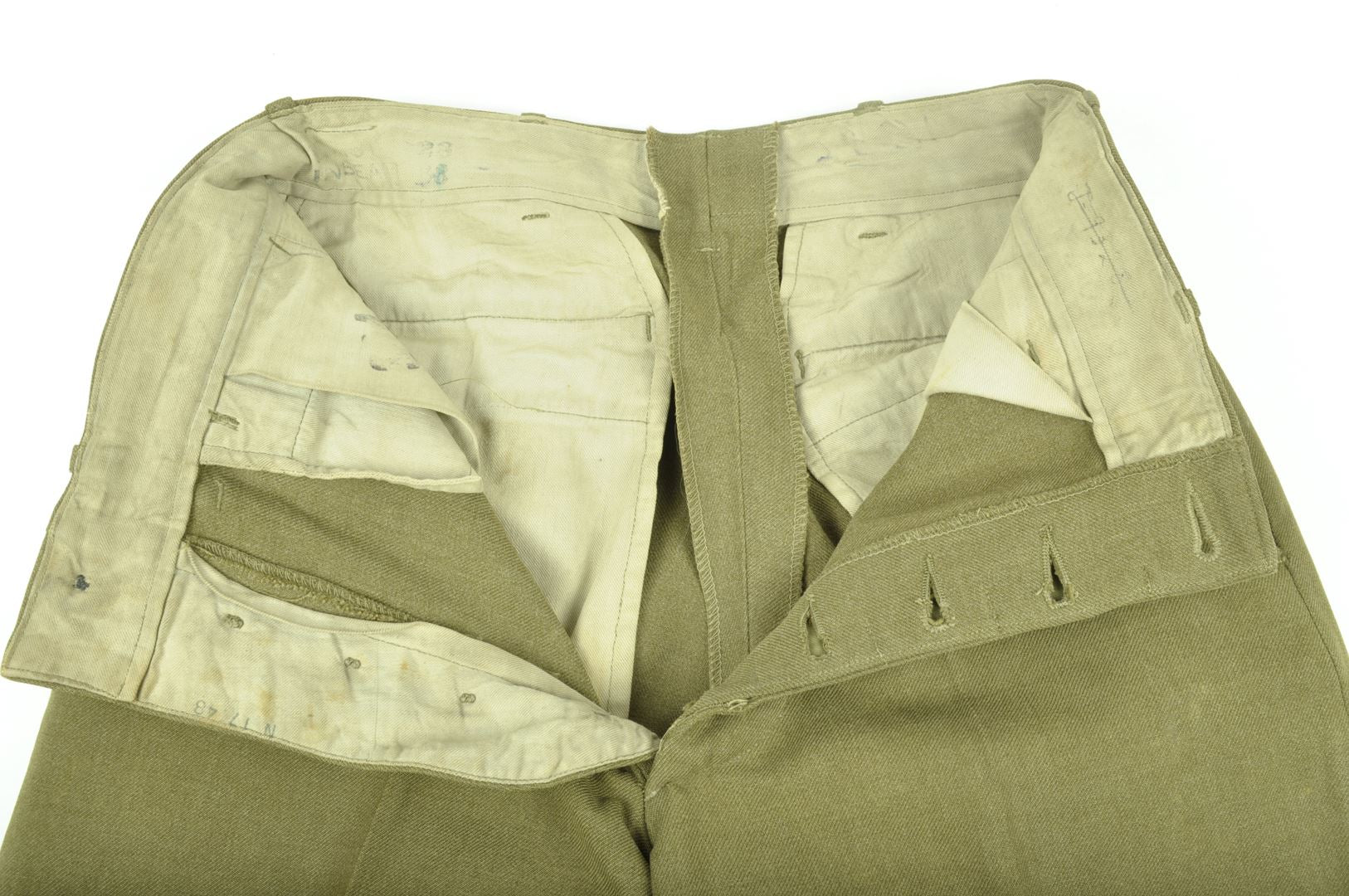 Pantalon moutarde daté 1941