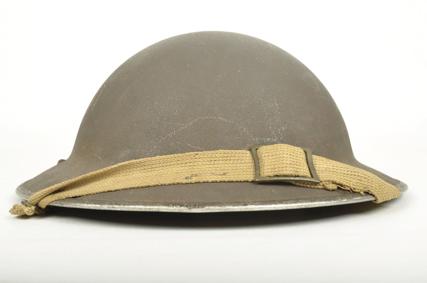 Casque Britannique MKII insignes "VII" / Saint-Vaast-la-Hougue