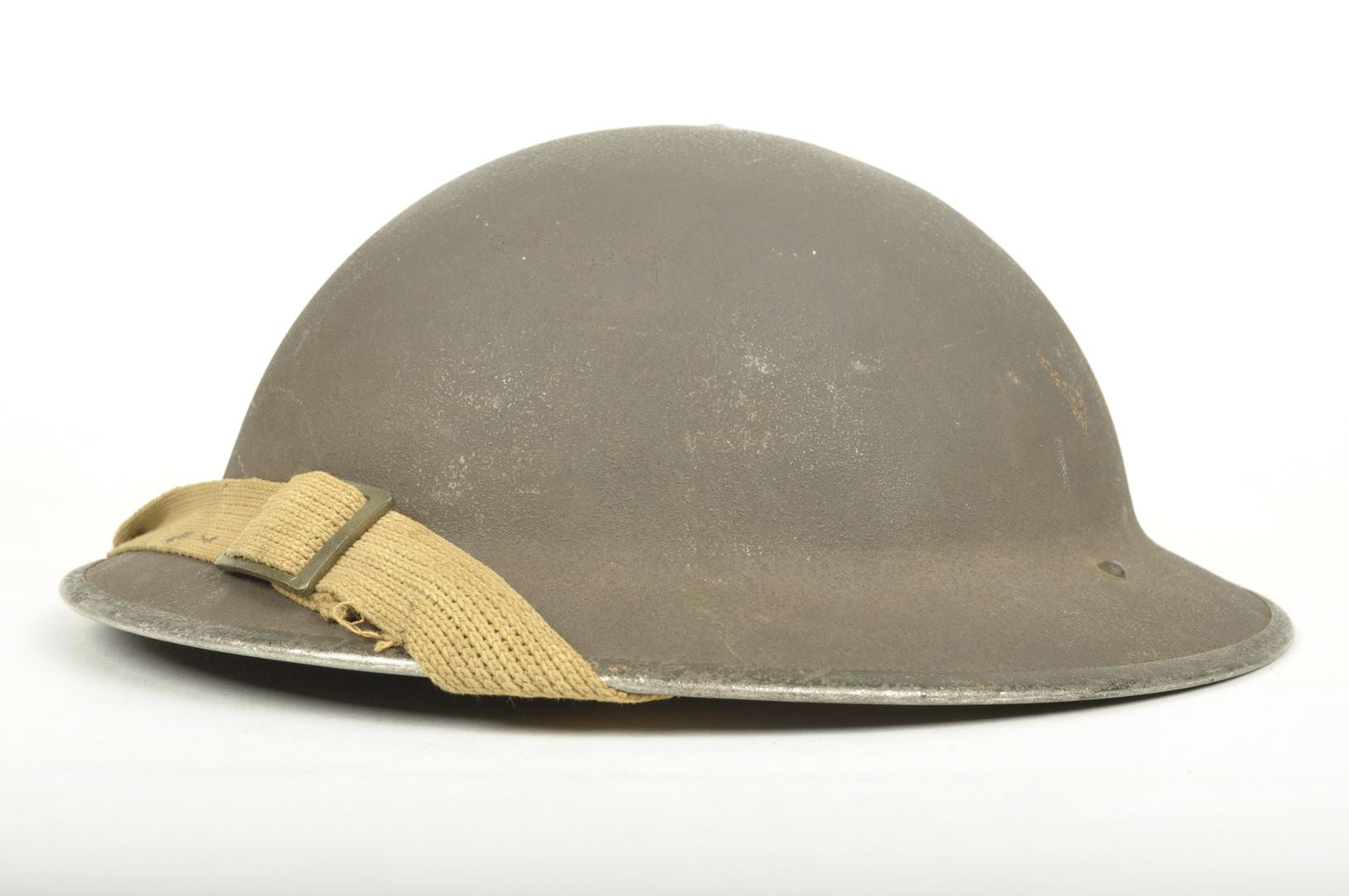 Casque Britannique MKII insignes "VII" / Saint-Vaast-la-Hougue
