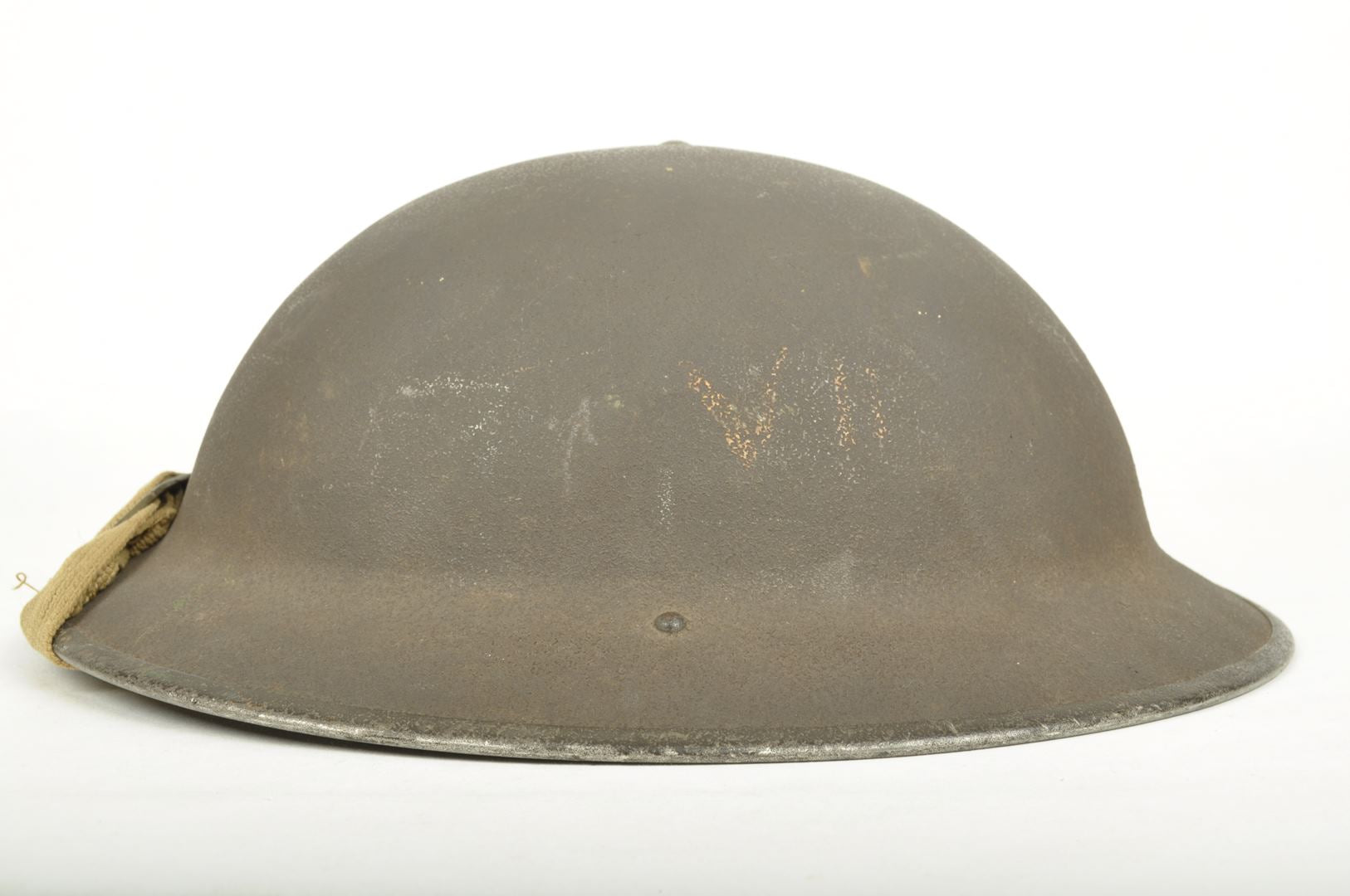 Casque Britannique MKII insignes "VII" / Saint-Vaast-la-Hougue