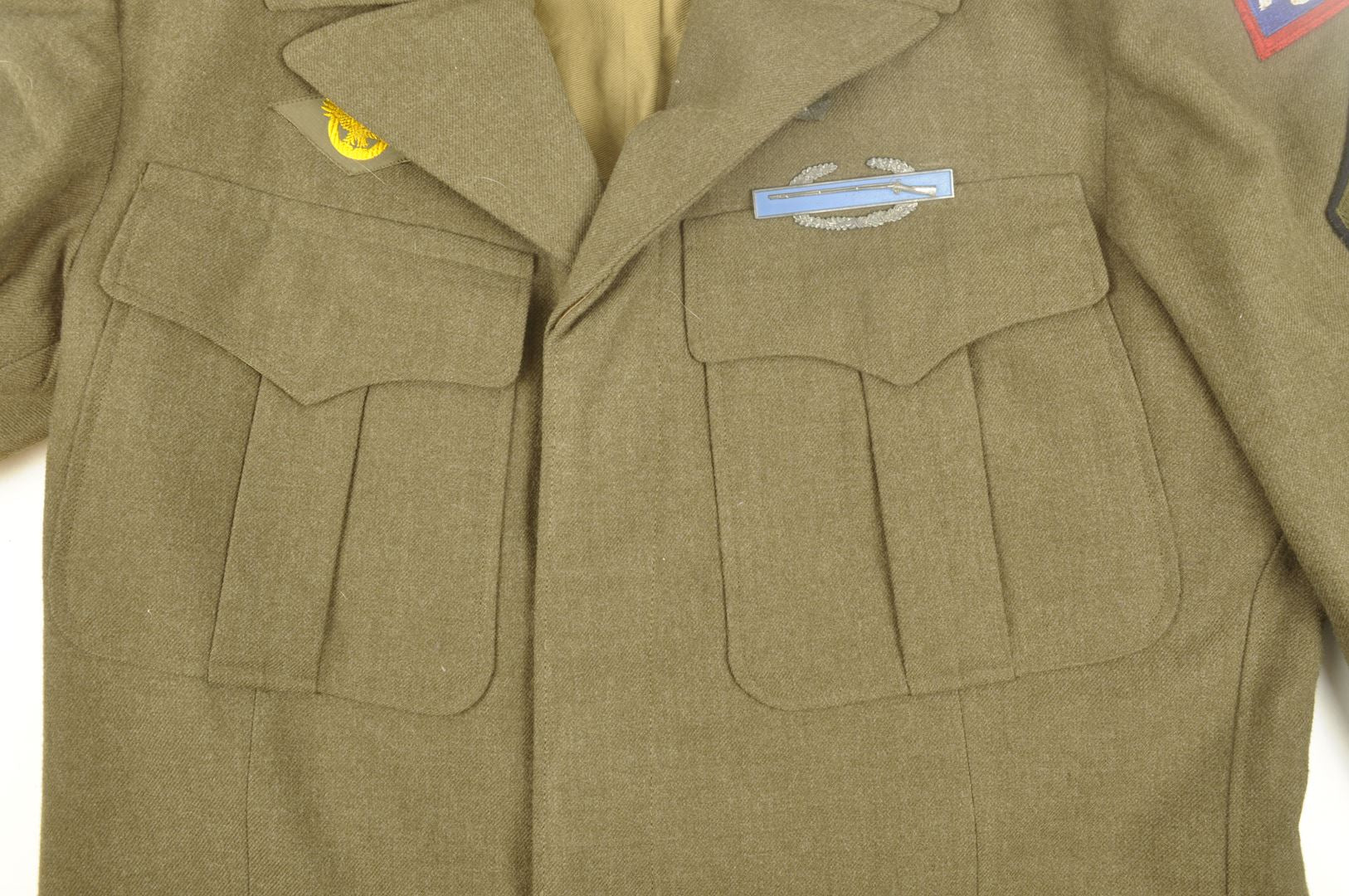 Blouson Ike daté 1944 Nominatif 5ième Armée