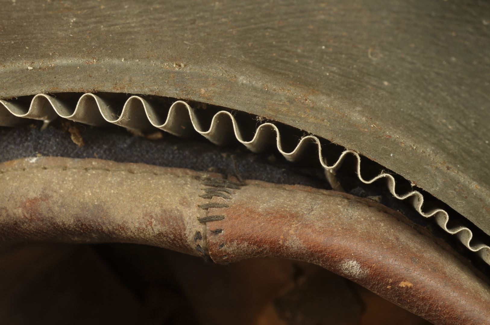 Ensemble nominatif d'un Pharmacien Casque / Képi