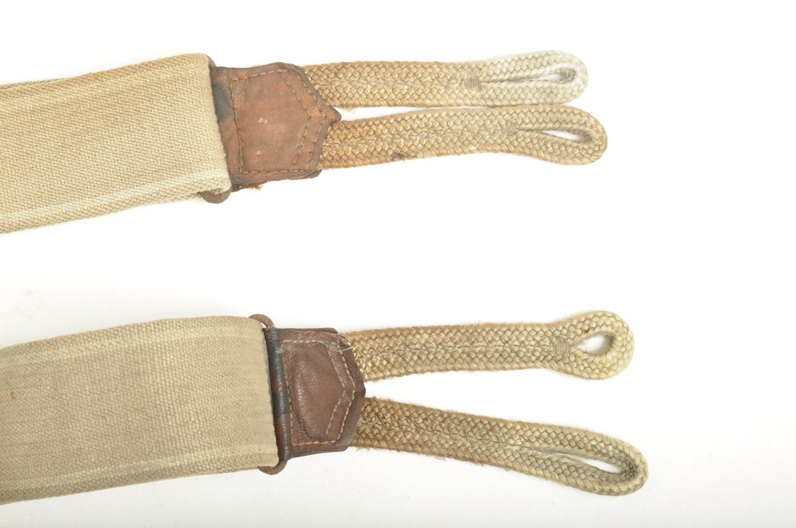 Paire de bretelles modèle 1922 datées 1924