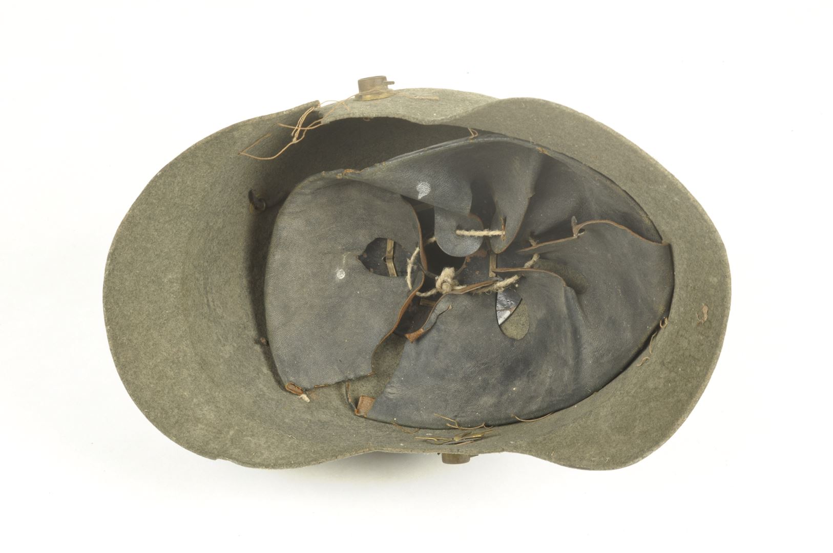 Casque à pointe Prussien " Ersatz" en feutre daté 1915 sortie de grenier / Vosges