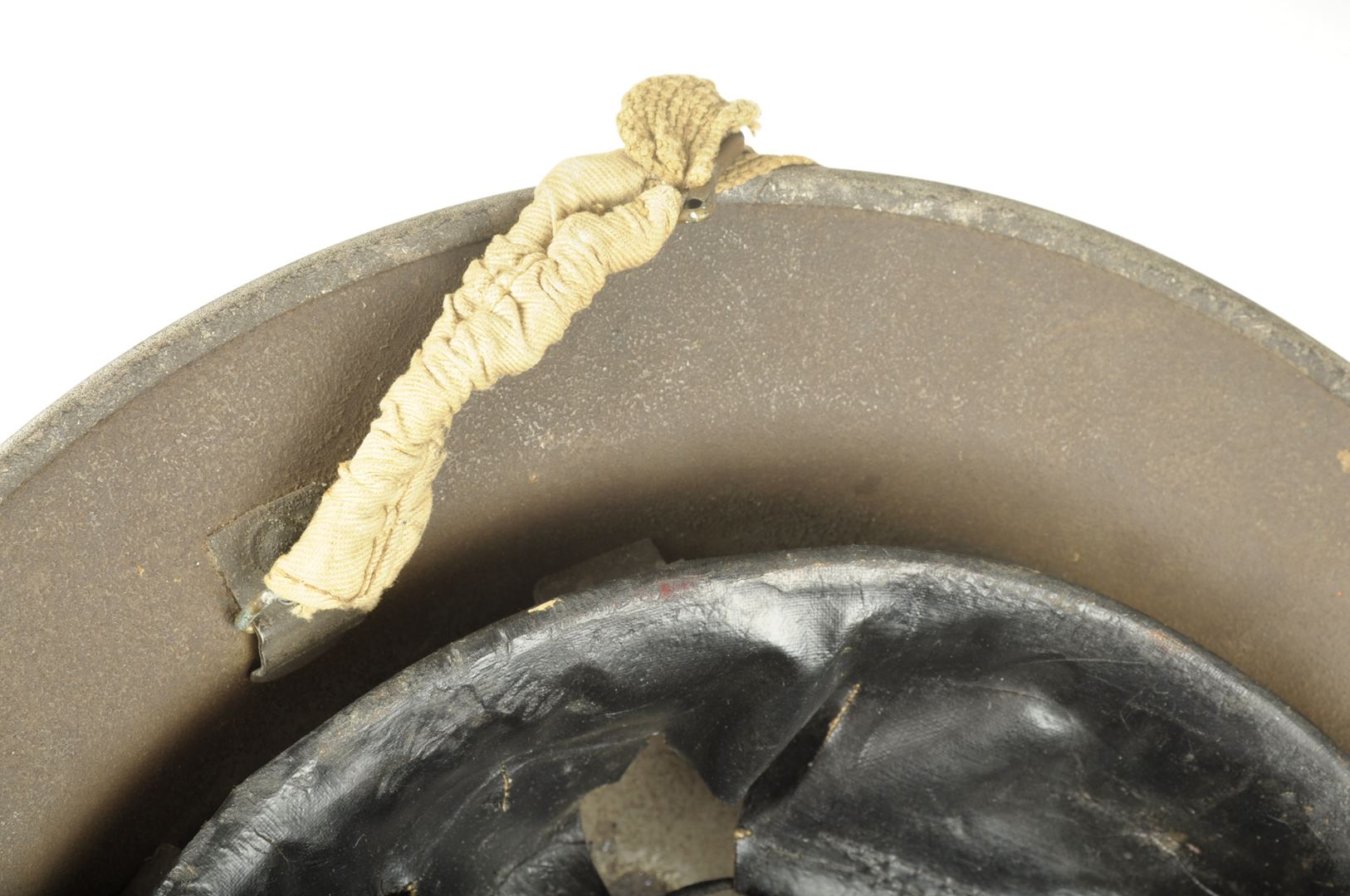 Casque Britannique MKII insignes "VII" / Saint-Vaast-la-Hougue