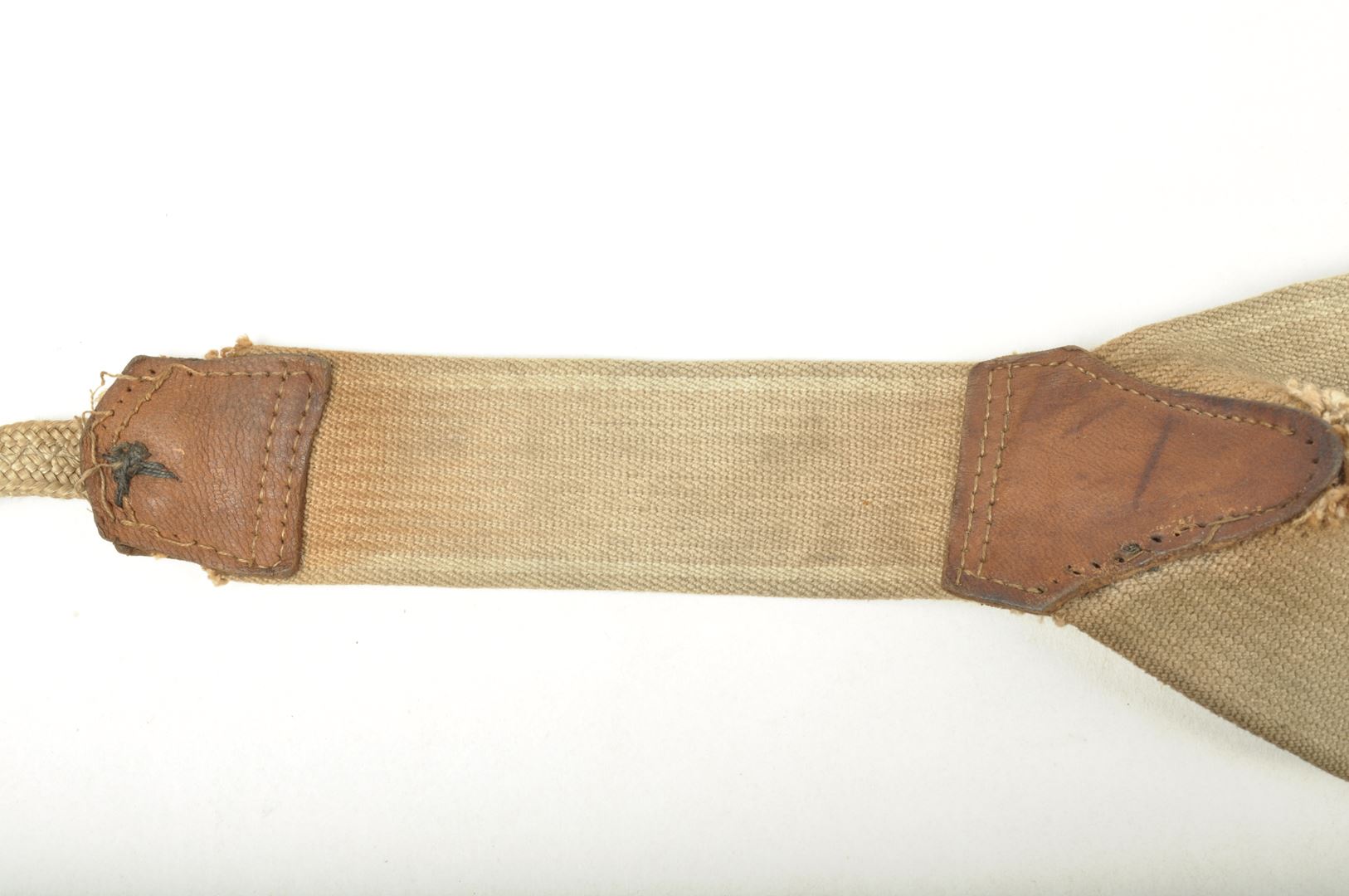 Paire de bretelles modèle 1922 datées 1924