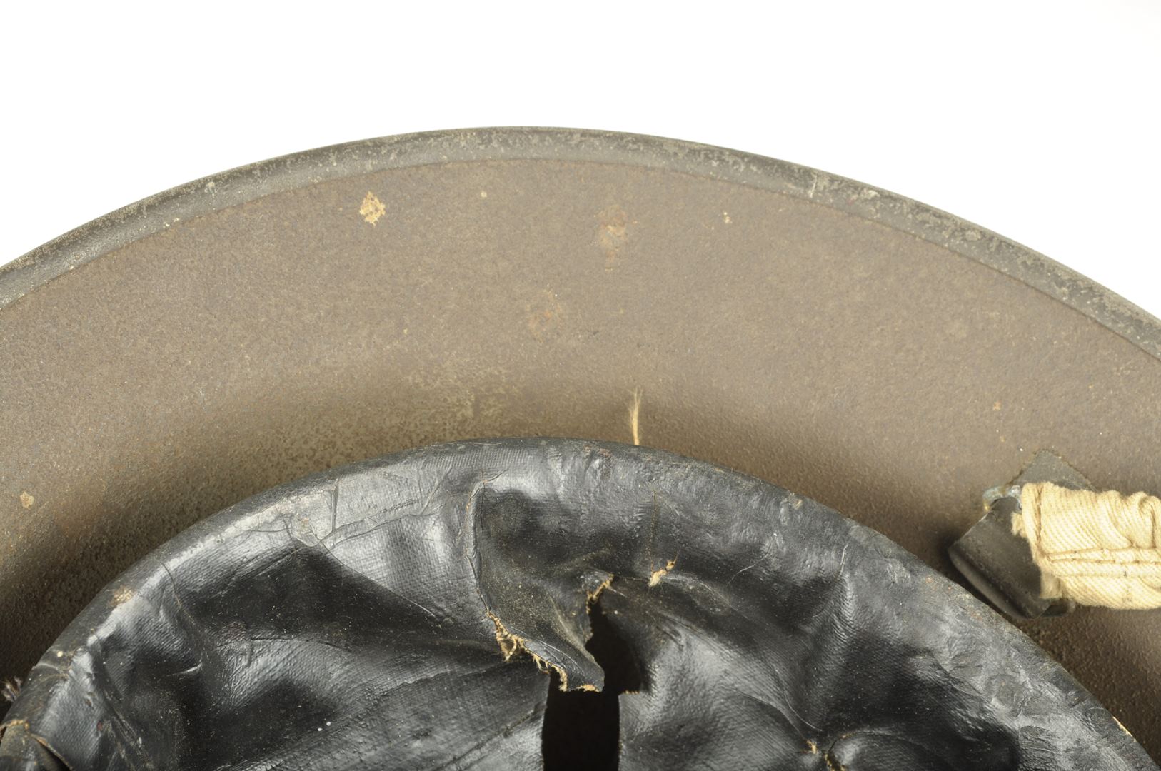 Casque Britannique MKII insignes "VII" / Saint-Vaast-la-Hougue