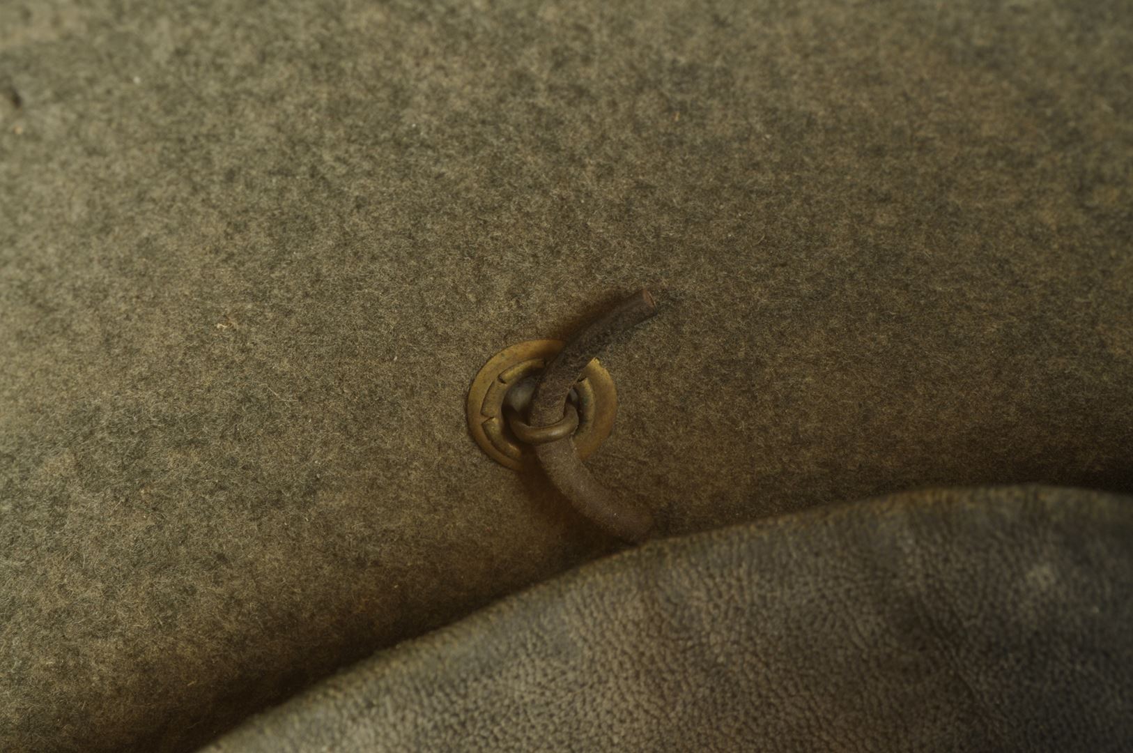 Casque à pointe Prussien " Ersatz" en feutre daté 1915 sortie de grenier / Vosges