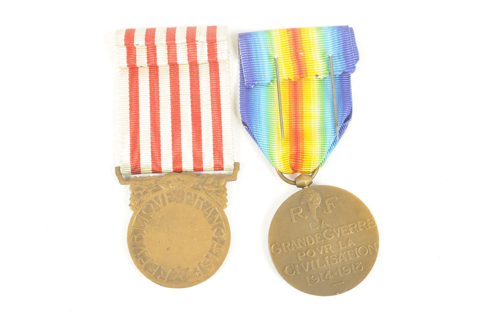 Souvenirs du soldat TRAITEUR 56ième RI / Casque et documents