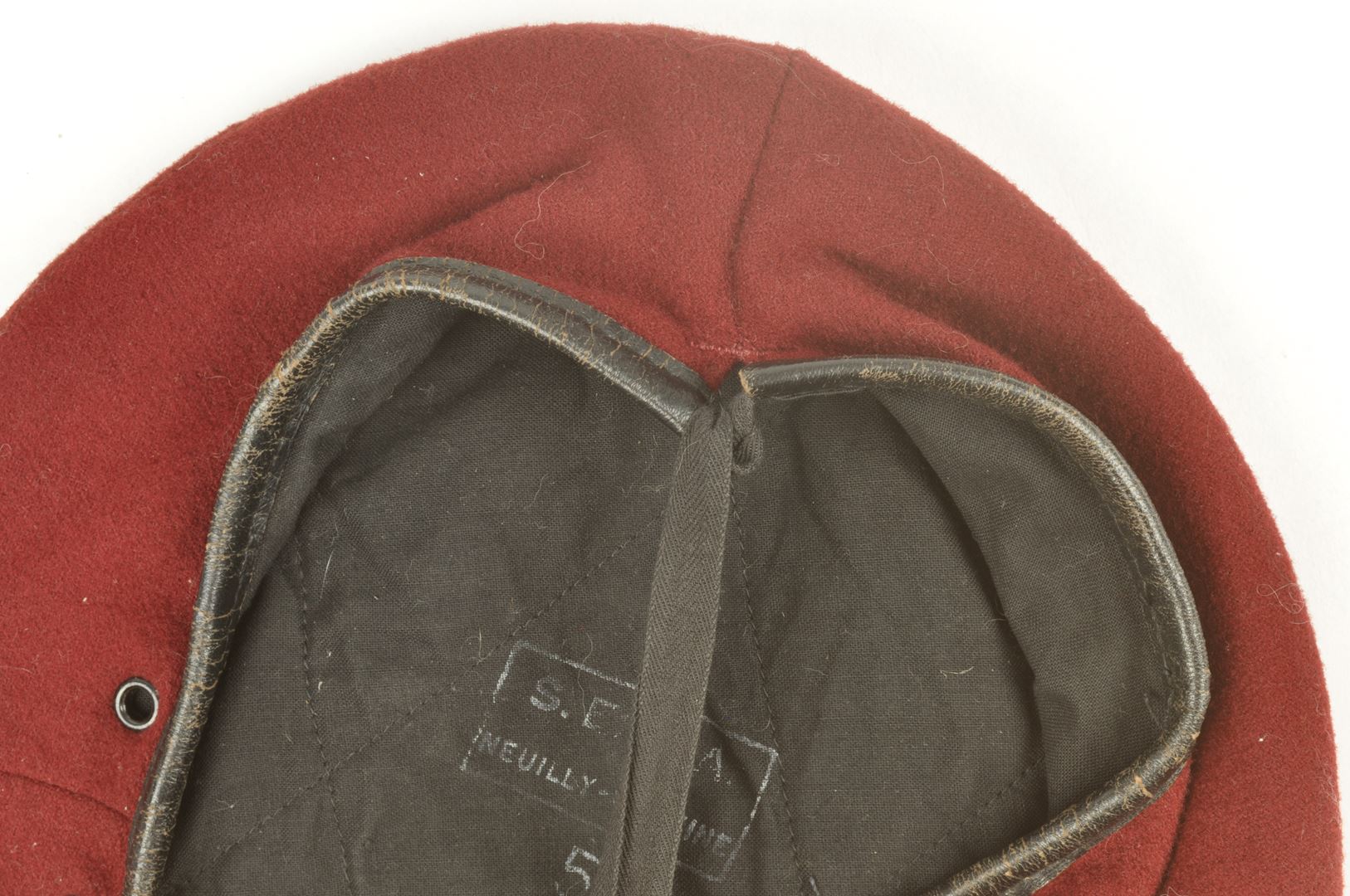 Béret rouge parachutistes en 3 parties