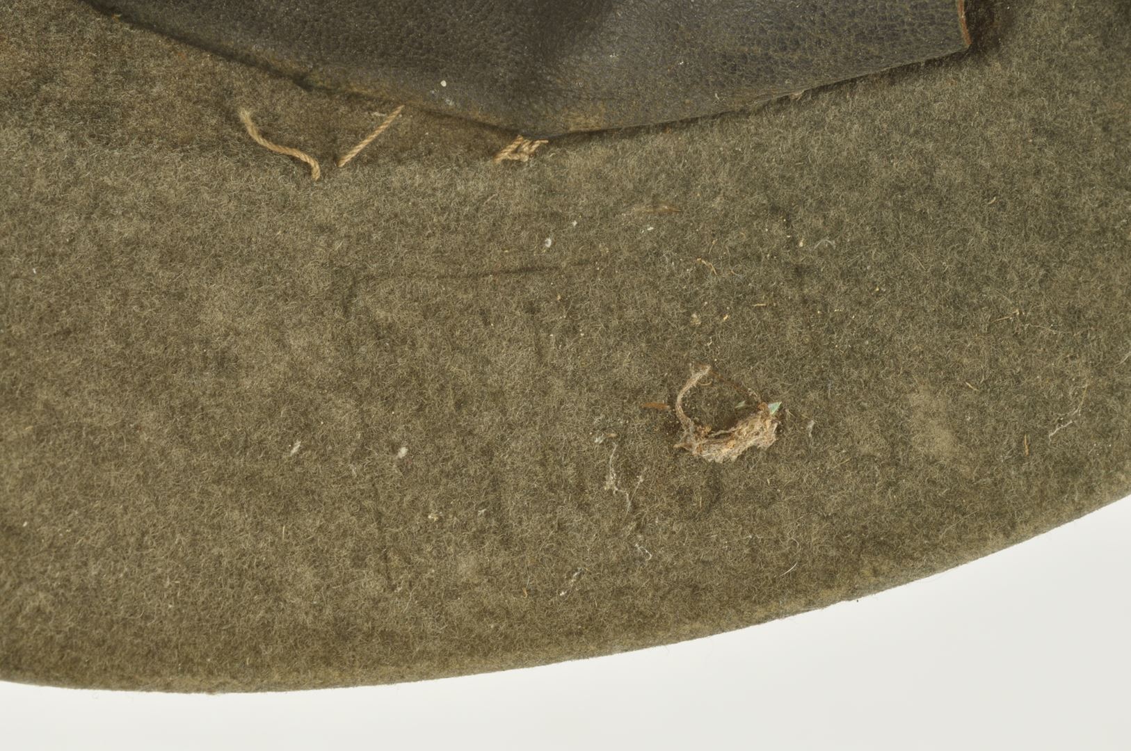 Casque à pointe Prussien " Ersatz" en feutre daté 1915 sortie de grenier / Vosges