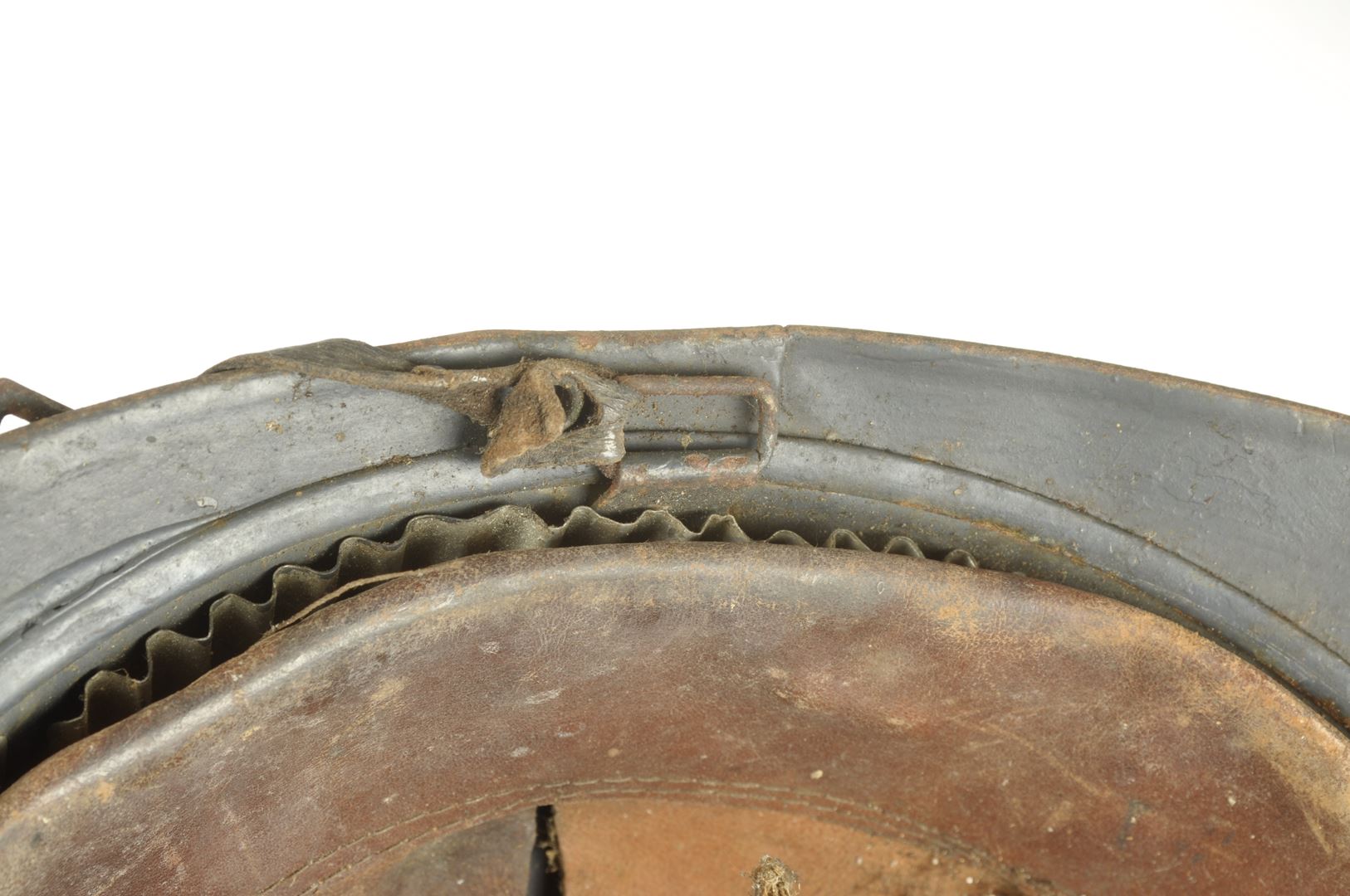 Casque Adrian de Chasseurs modèle 1915  sorti de grenier / Nominatif