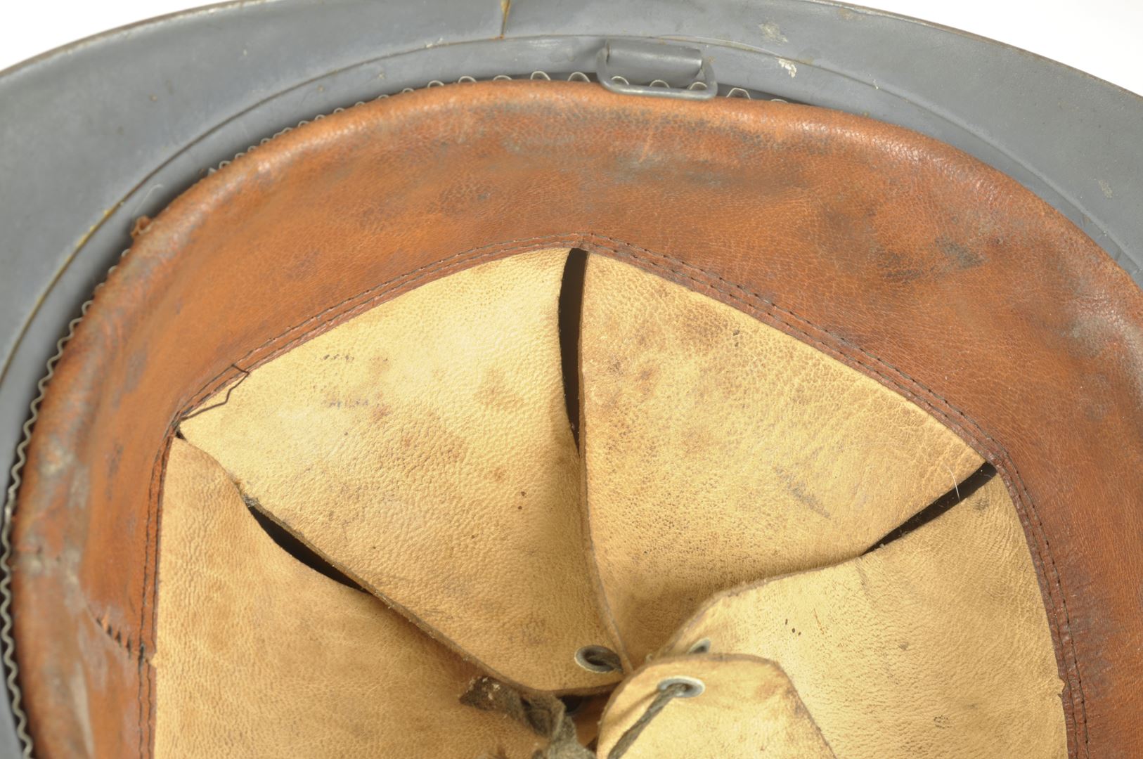 Casque Adrian d'Infanterie modèle 1915 / peinture lisse d'usine