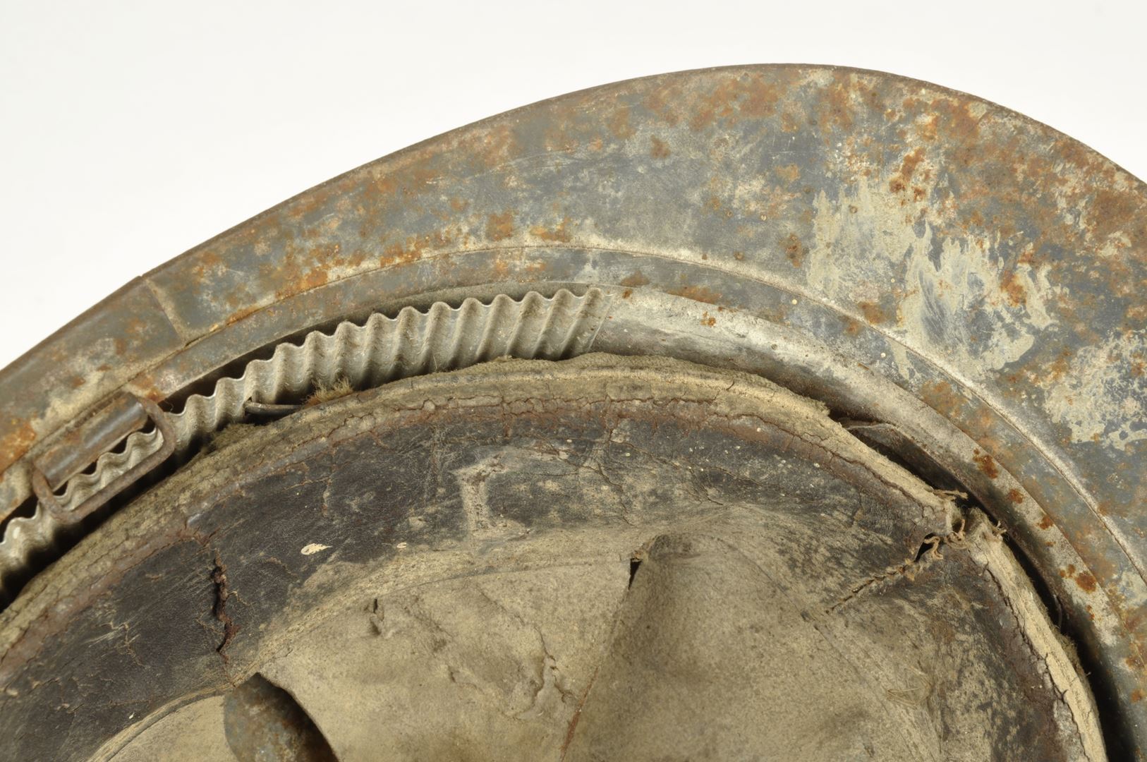 Souvenirs du soldat TRAITEUR 56ième RI / Casque et documents