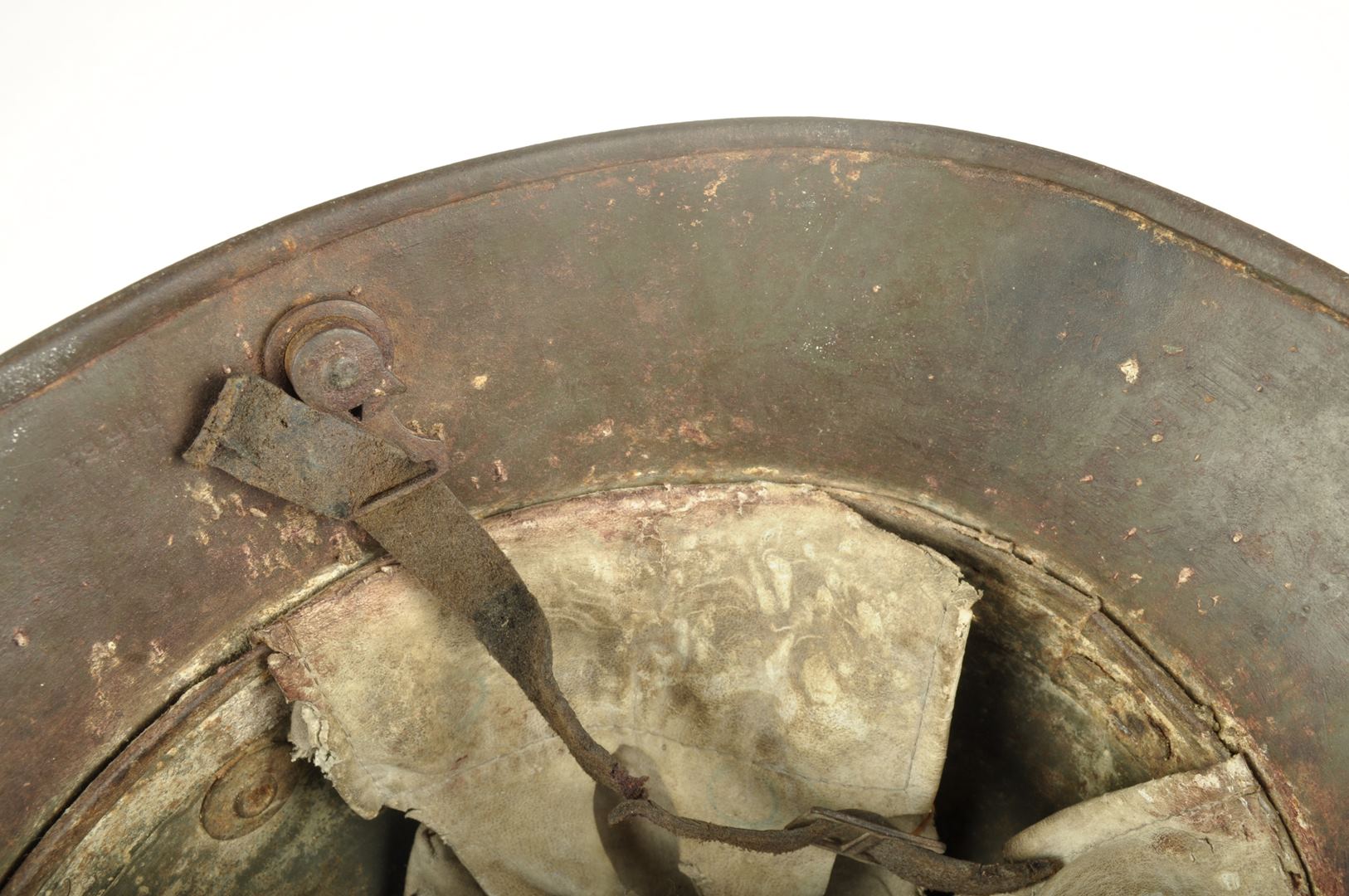 Casque Allemand modèle 1917 sorti de grenier