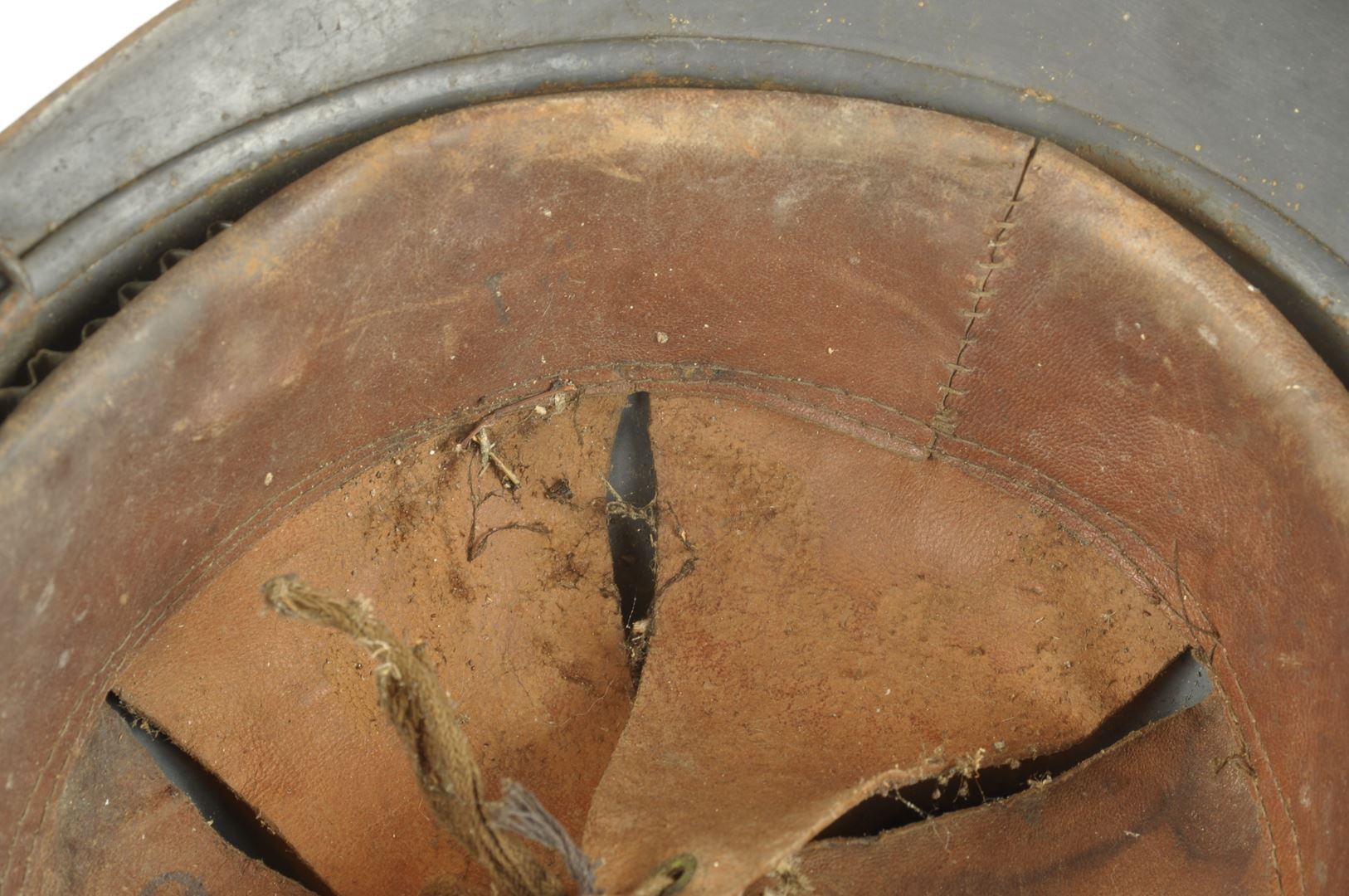 Casque Adrian de Chasseurs modèle 1915  sorti de grenier / Nominatif