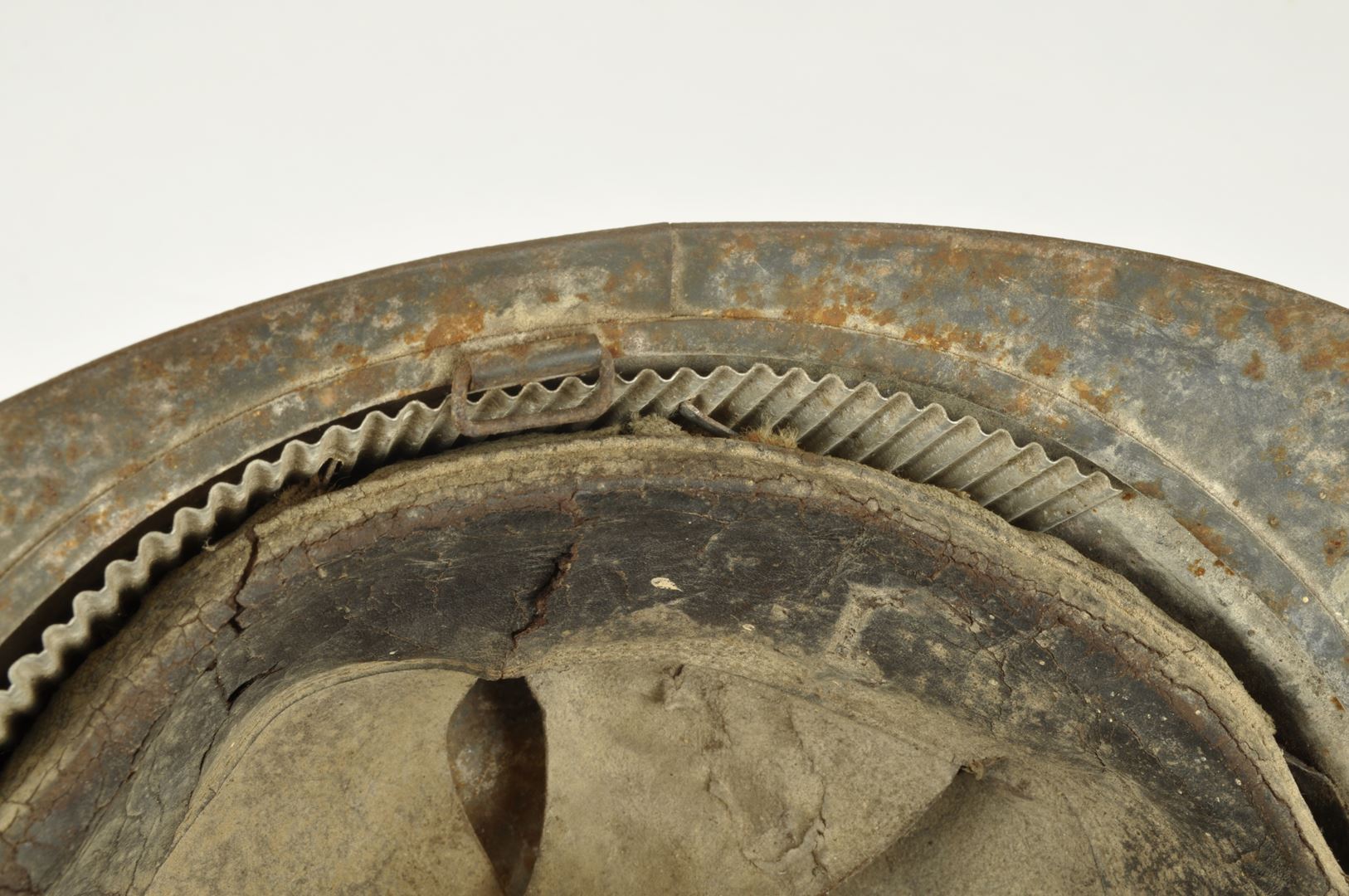 Souvenirs du soldat TRAITEUR 56ième RI / Casque et documents