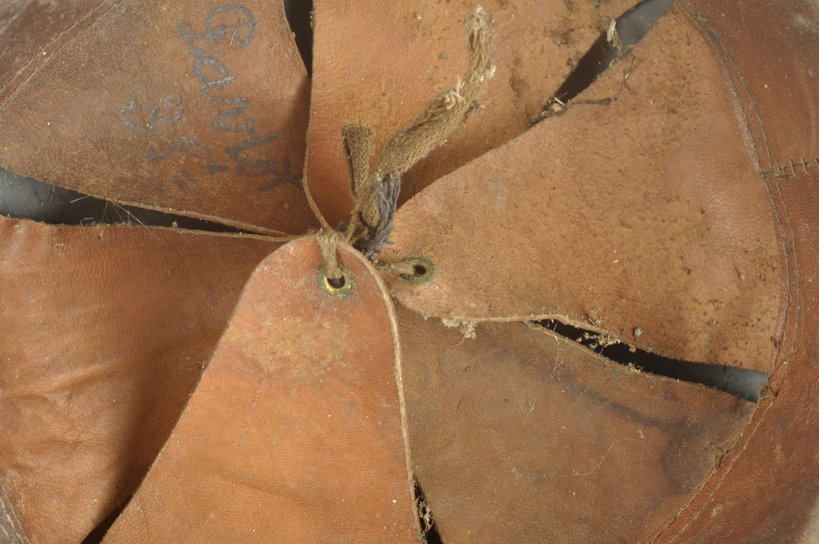 Casque Adrian de Chasseurs modèle 1915  sorti de grenier / Nominatif