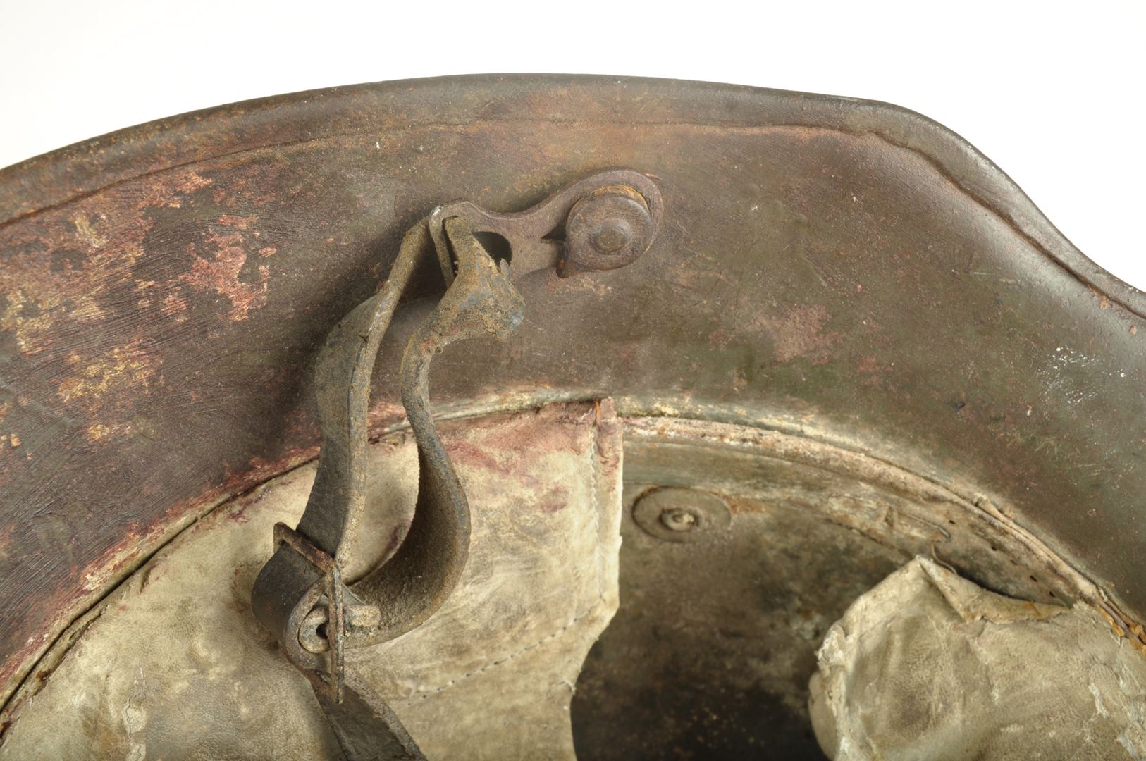 Casque Allemand modèle 1917 sorti de grenier