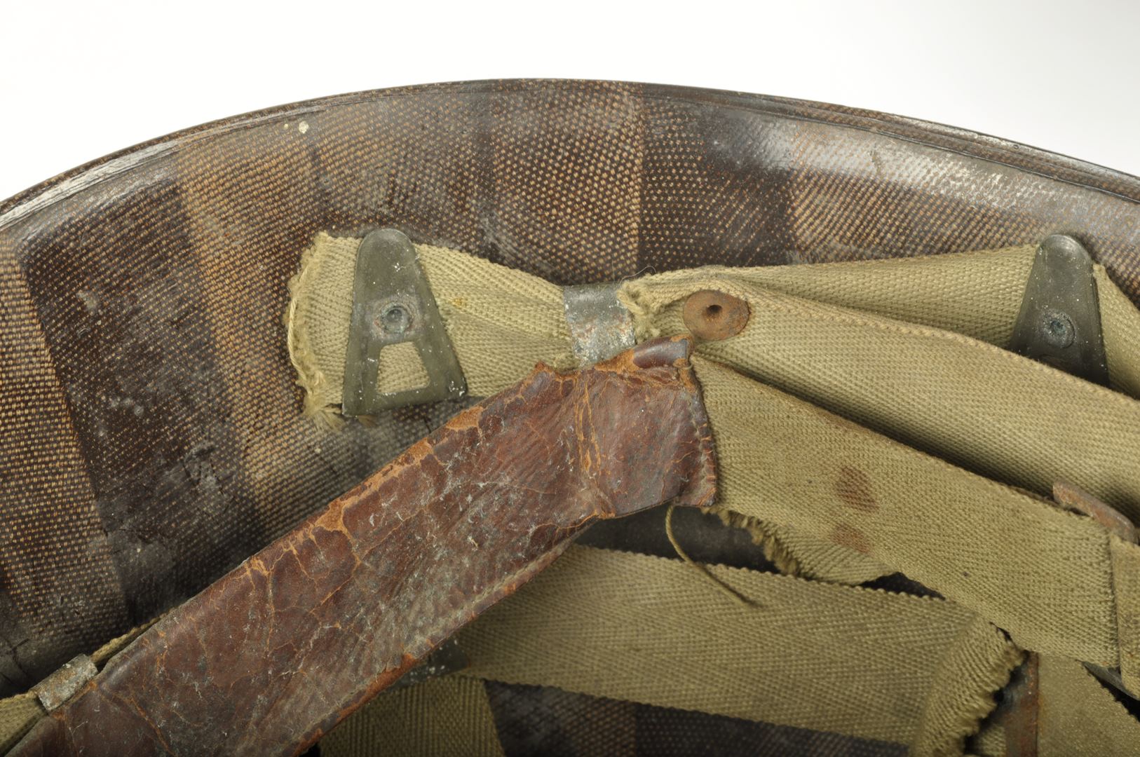 Sous casque "Private" International Molded Plastics sorti de grenier / Gorges