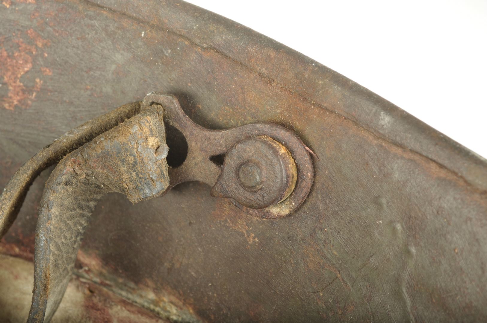 Casque Allemand modèle 1917 sorti de grenier