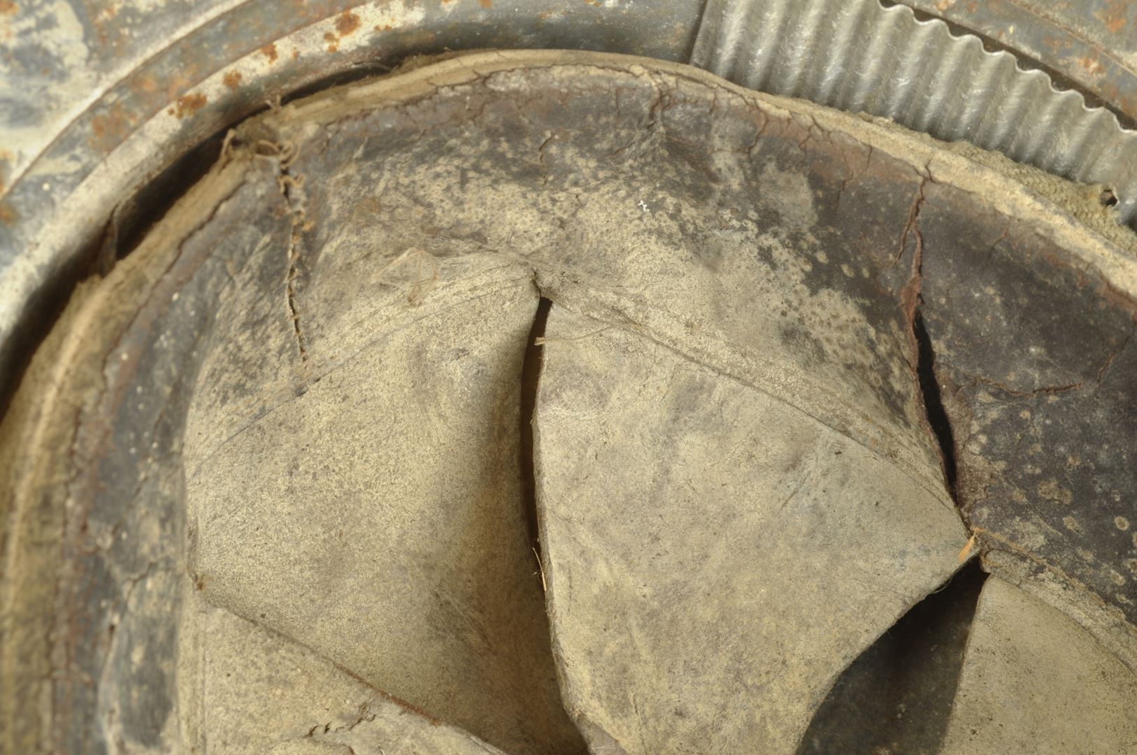 Souvenirs du soldat TRAITEUR 56ième RI / Casque et documents