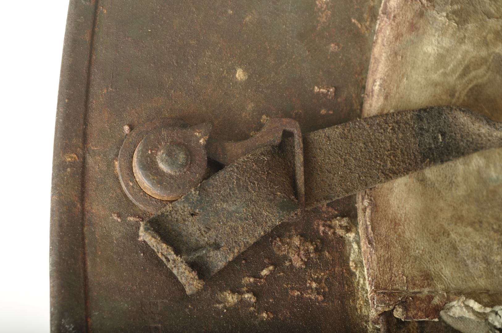 Casque Allemand modèle 1917 sorti de grenier