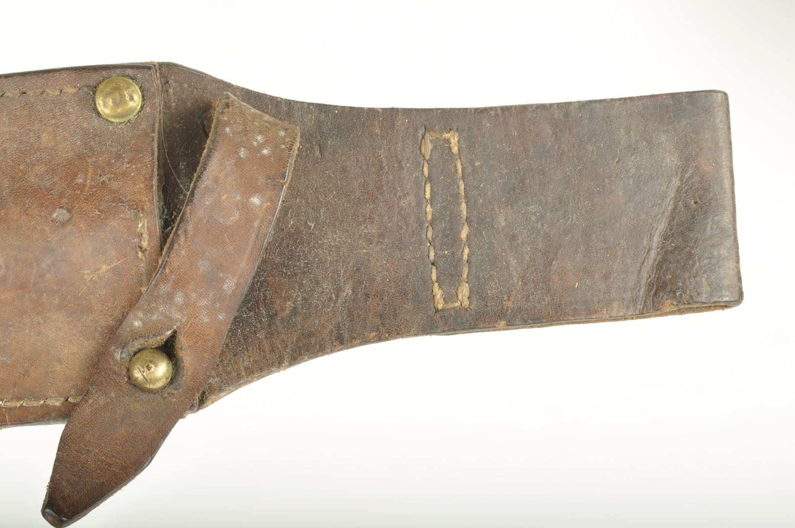 Couteau de jeune des Chantiers de jeunesse avec son fourreau réglementaire