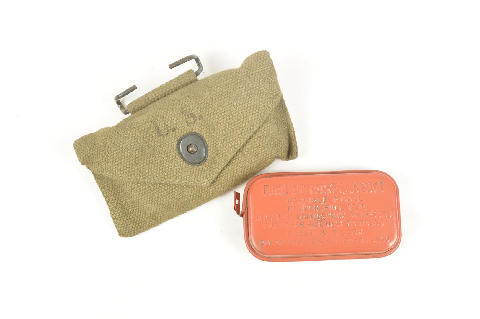 Pochette à pansement matriulée datée 1942 + pansement