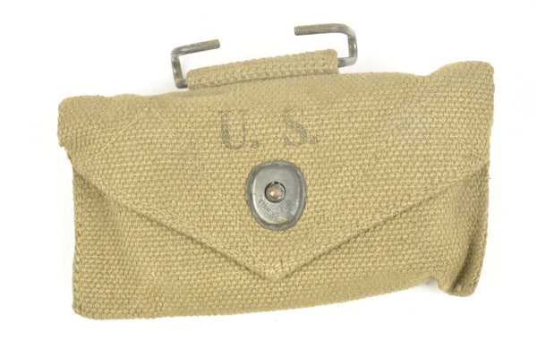 Pochette à pansement matriulée datée 1942 + pansement