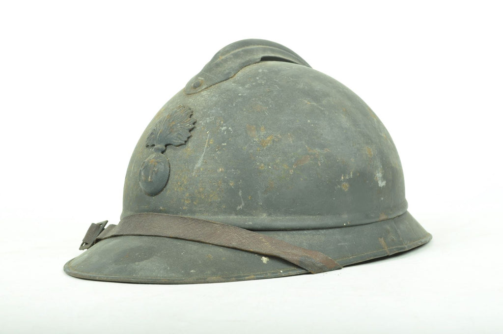 Casque Adrian d'Infanterie modèle 1915 sorti de grenier