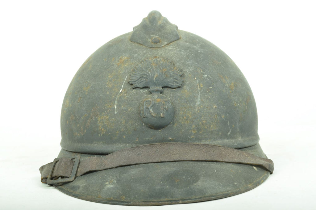 Casque Adrian d'Infanterie modèle 1915 sorti de grenier