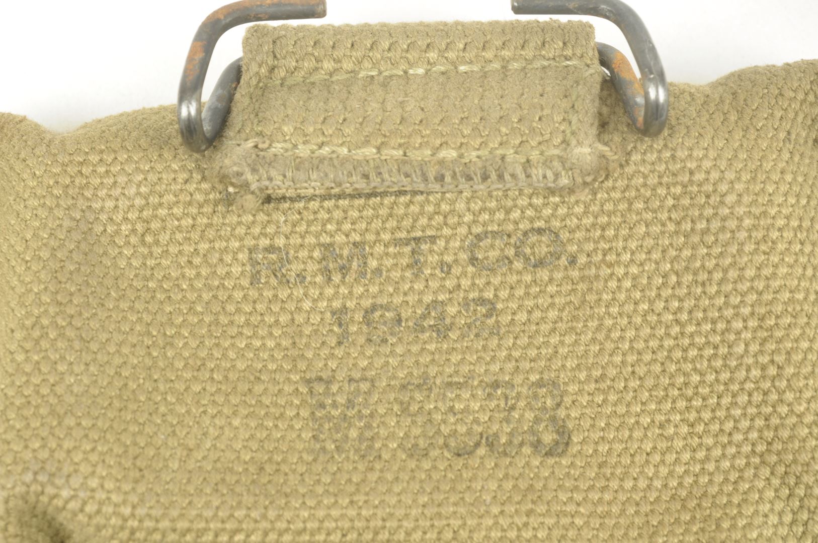 Pochette à pansement matriulée datée 1942 + pansement