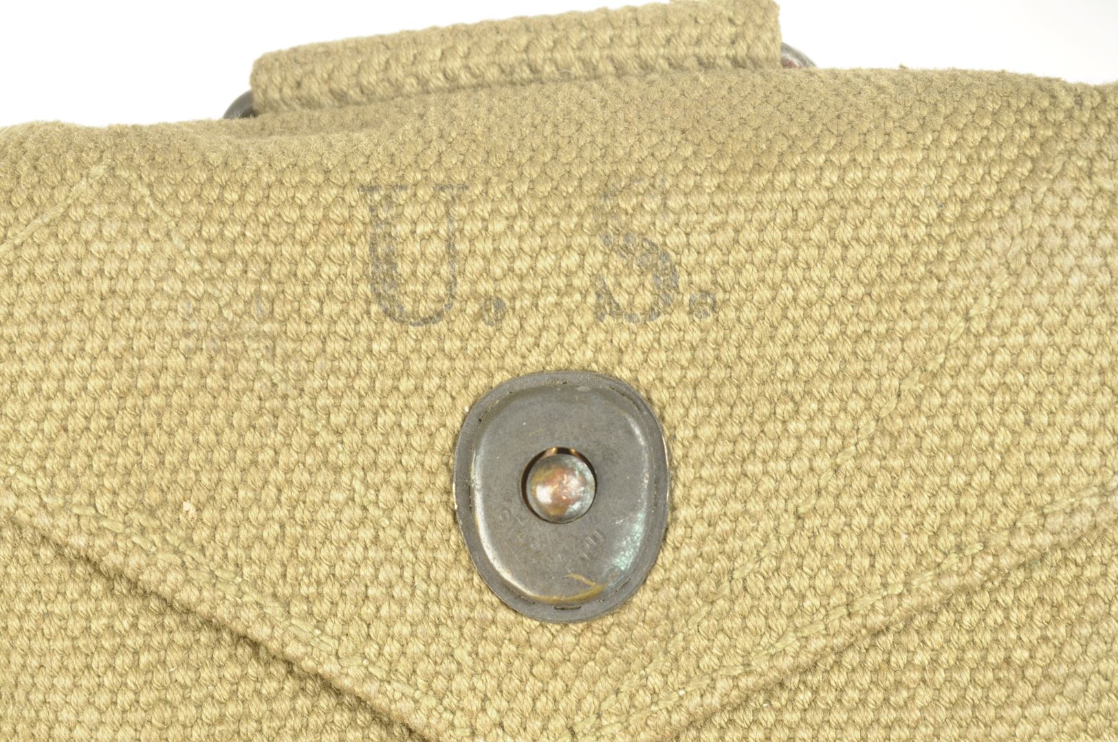 Pochette à pansement matriulée datée 1942 + pansement