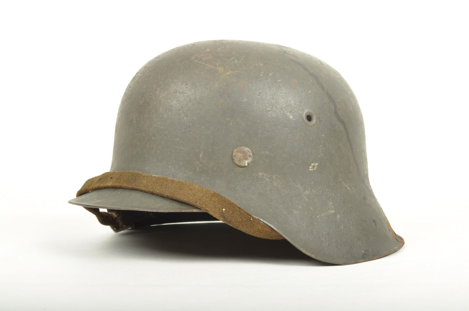 Casque Allemand modèle 42 Nominatif d'un Obergefreiter / fabricant EF62