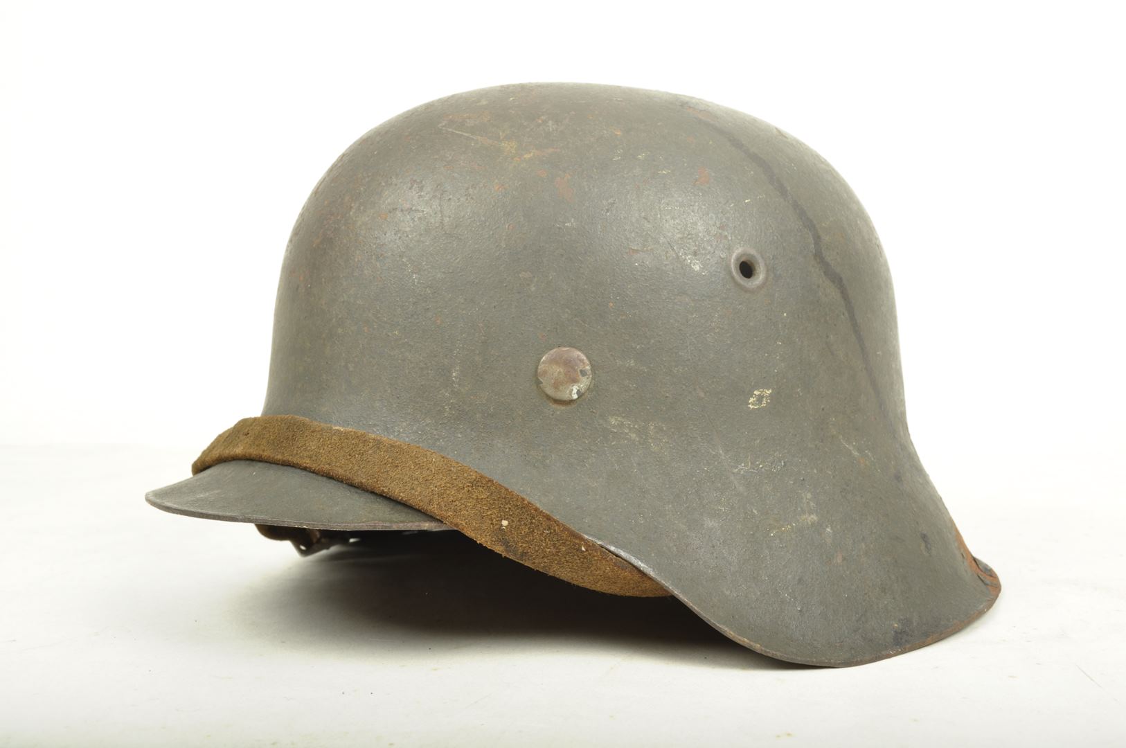 Casque Allemand modèle 42 Nominatif d'un Obergefreiter / fabricant EF62