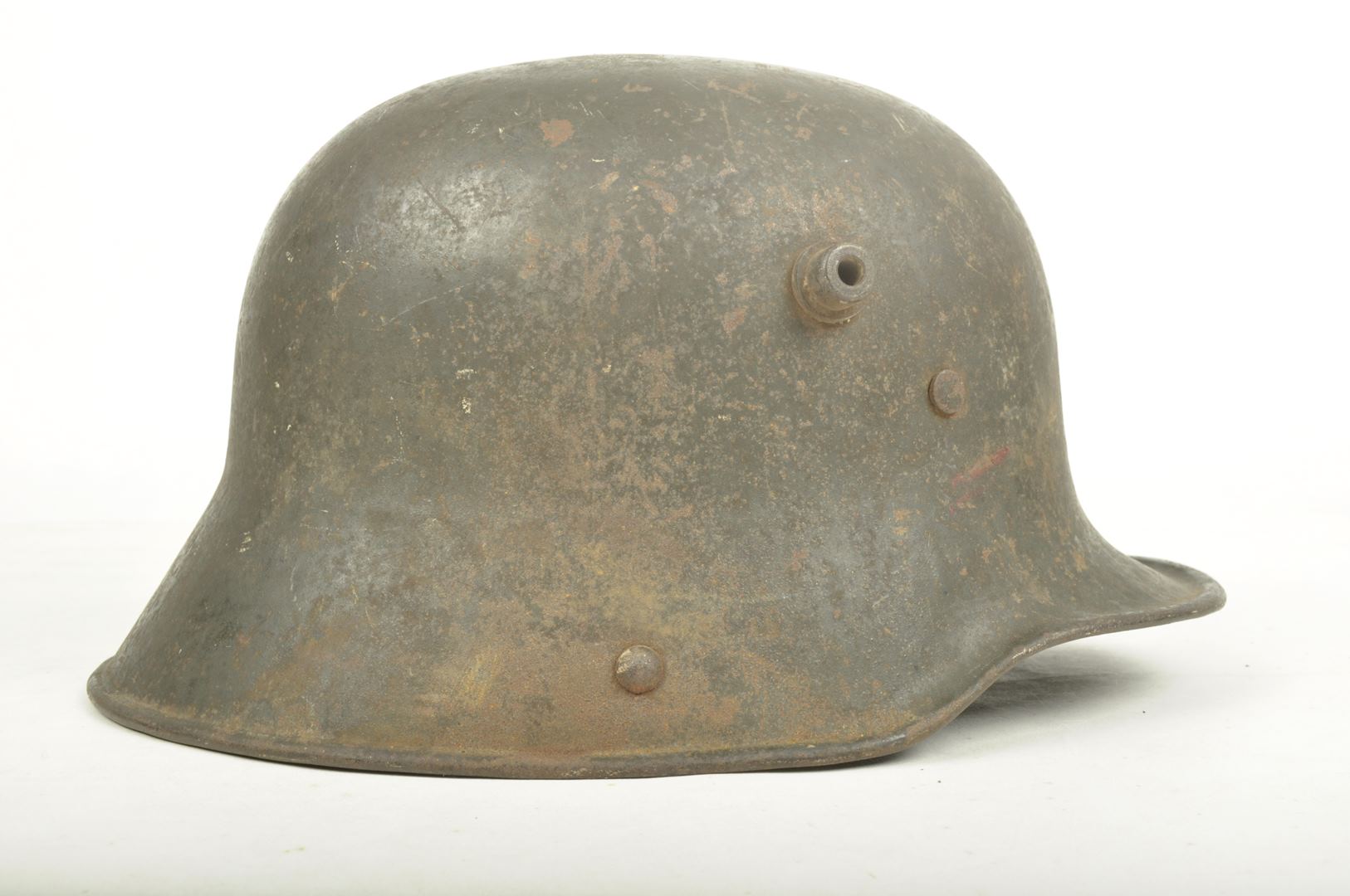 Casque Allemand modèle 1917 sorti de grenier
