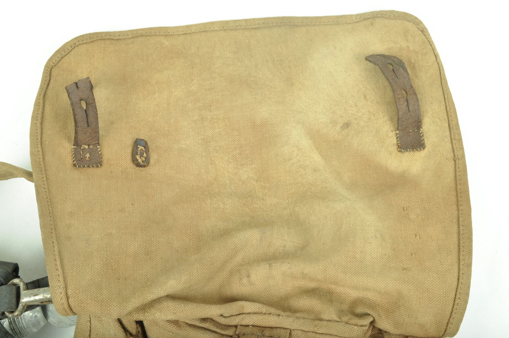 Ensemble Sac à pain IR 131 / Quart IR 88 sorti de grenier